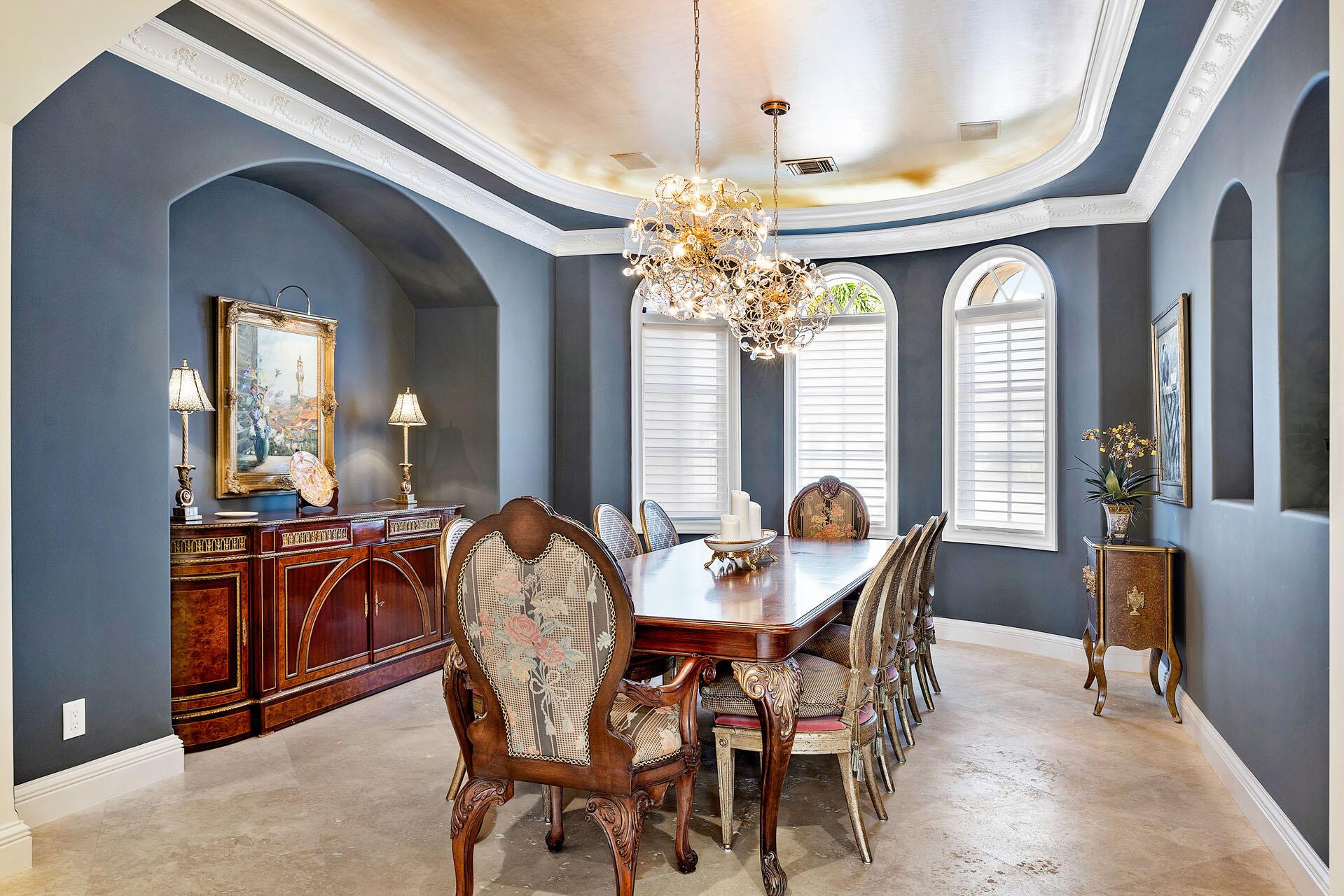 ROYAL PALM YACHT & COUNTRY CLUB - Residential