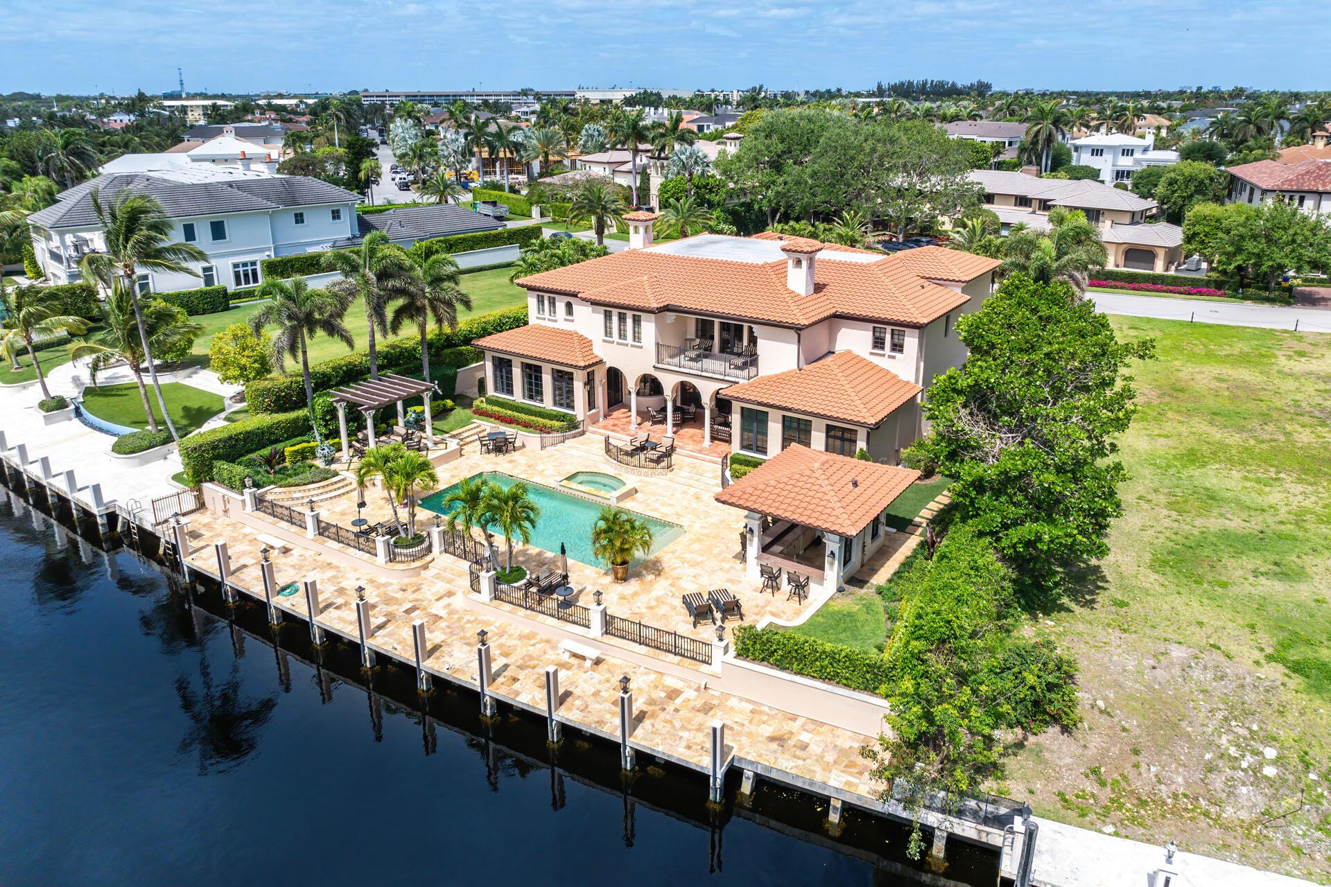 ROYAL PALM YACHT & COUNTRY CLUB - Residential