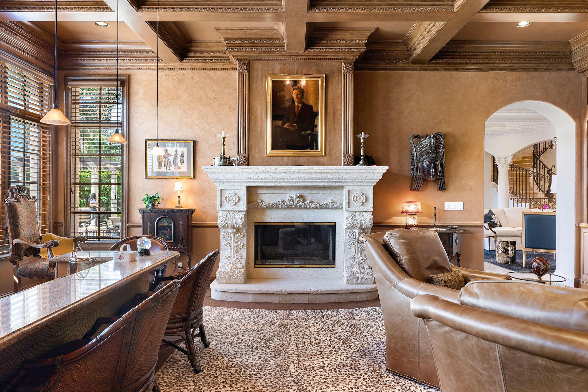 ROYAL PALM YACHT & COUNTRY CLUB - Residential