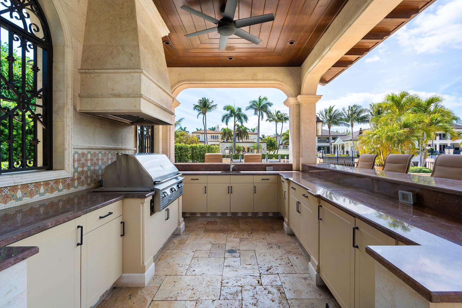 ROYAL PALM YACHT & COUNTRY CLUB - Residential