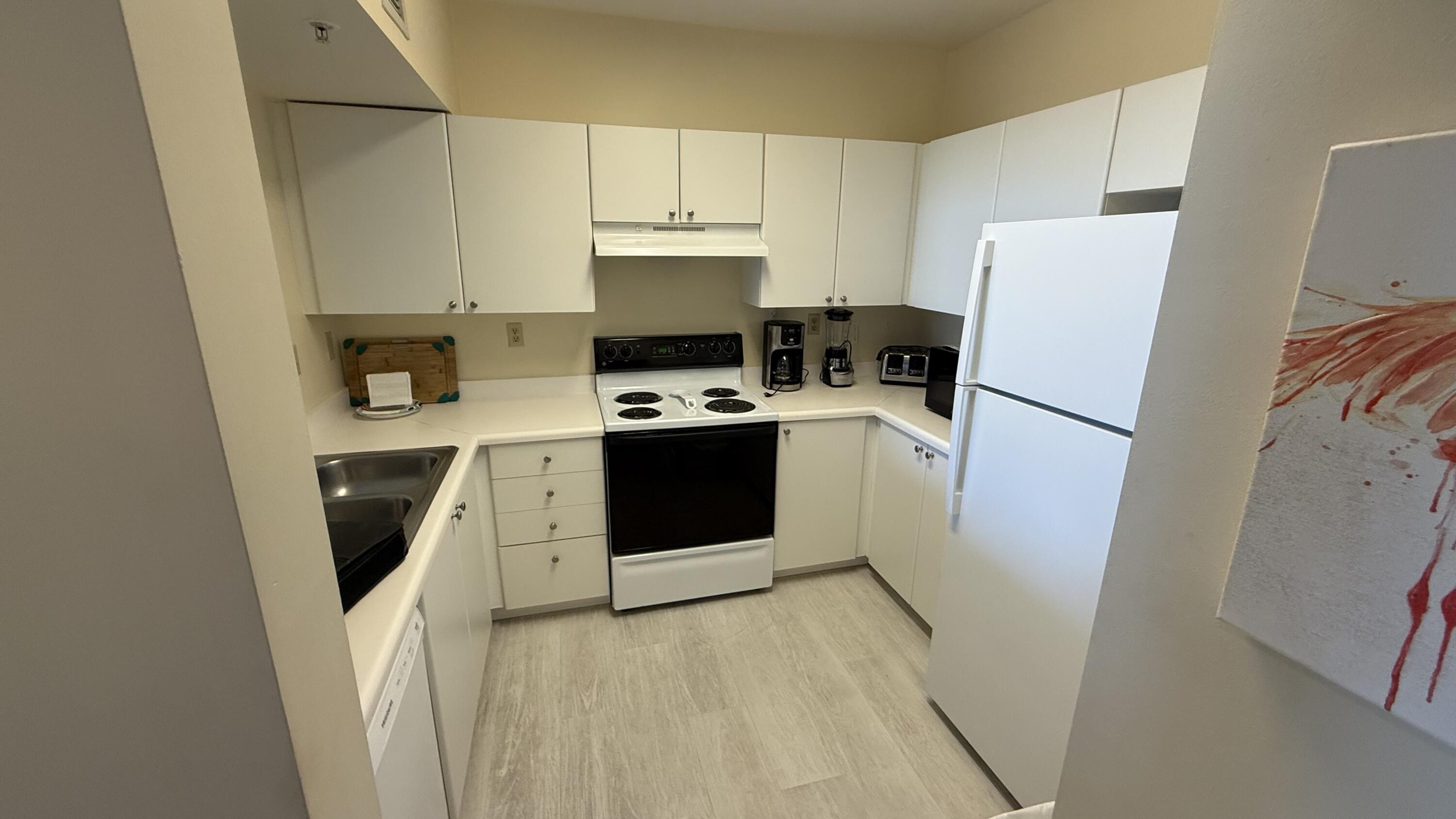 TIDES AT BRIDGESIDE SQUARE - Residential