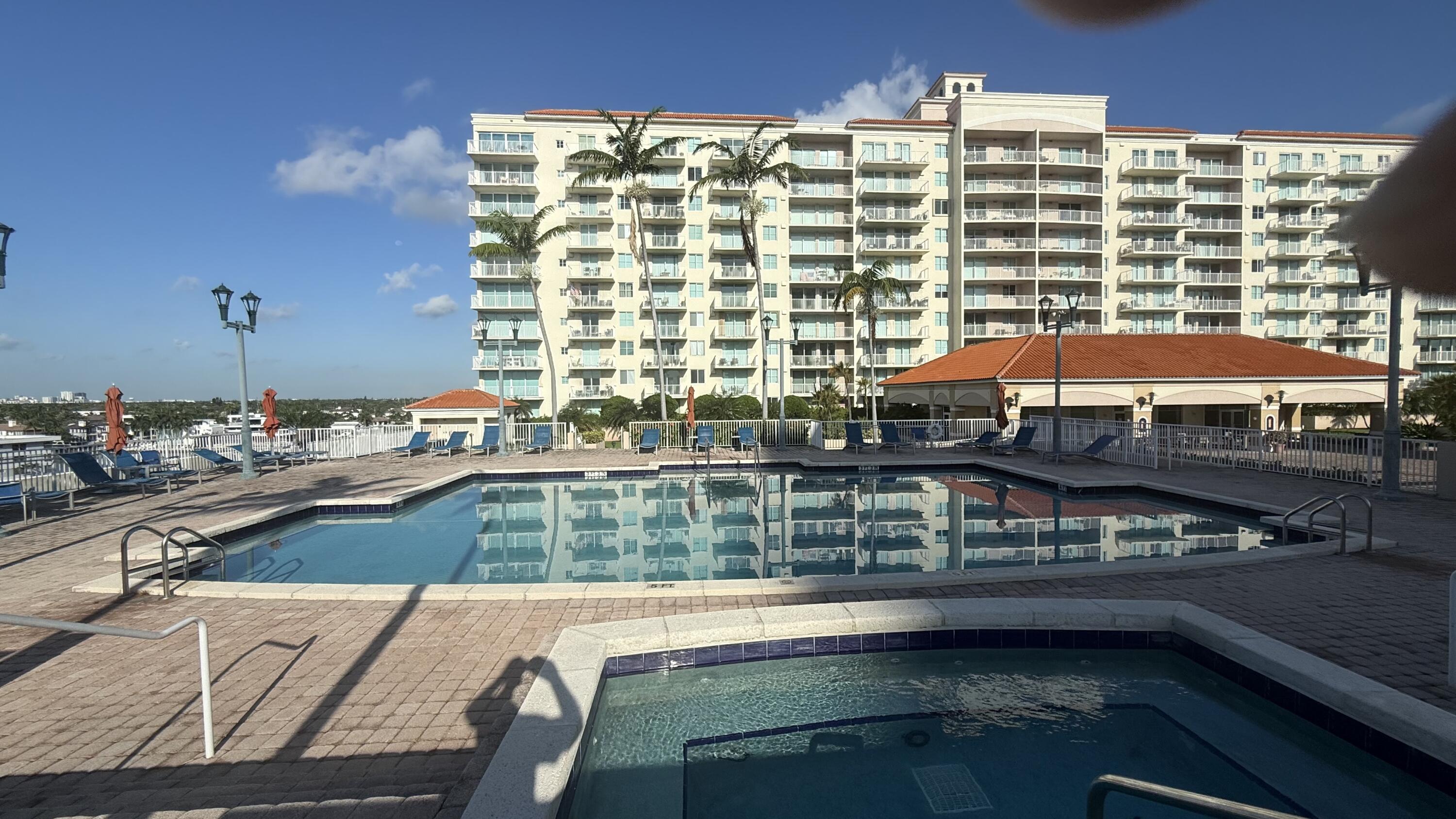 TIDES AT BRIDGESIDE SQUARE - Residential