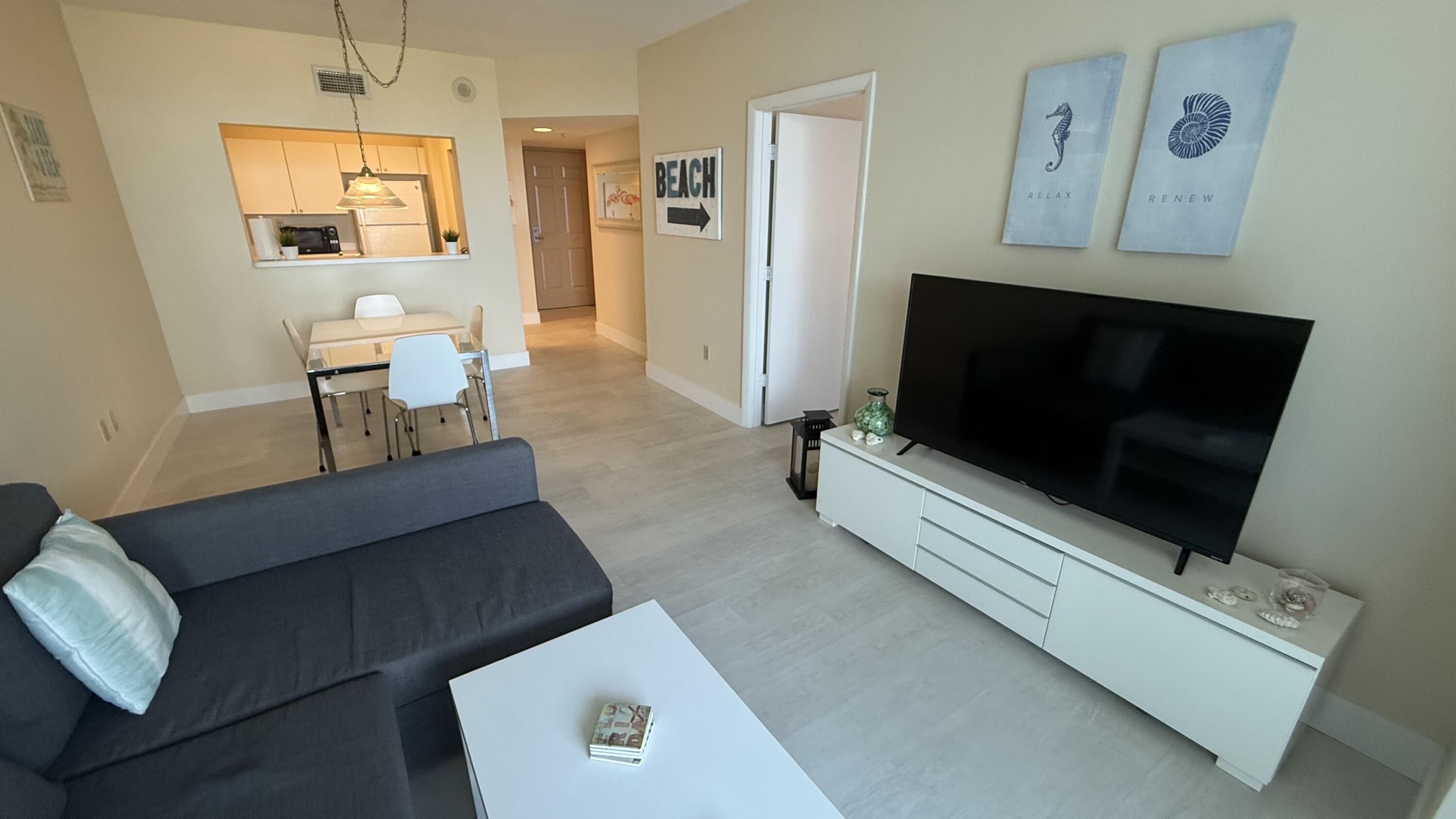 TIDES AT BRIDGESIDE SQUARE - Residential