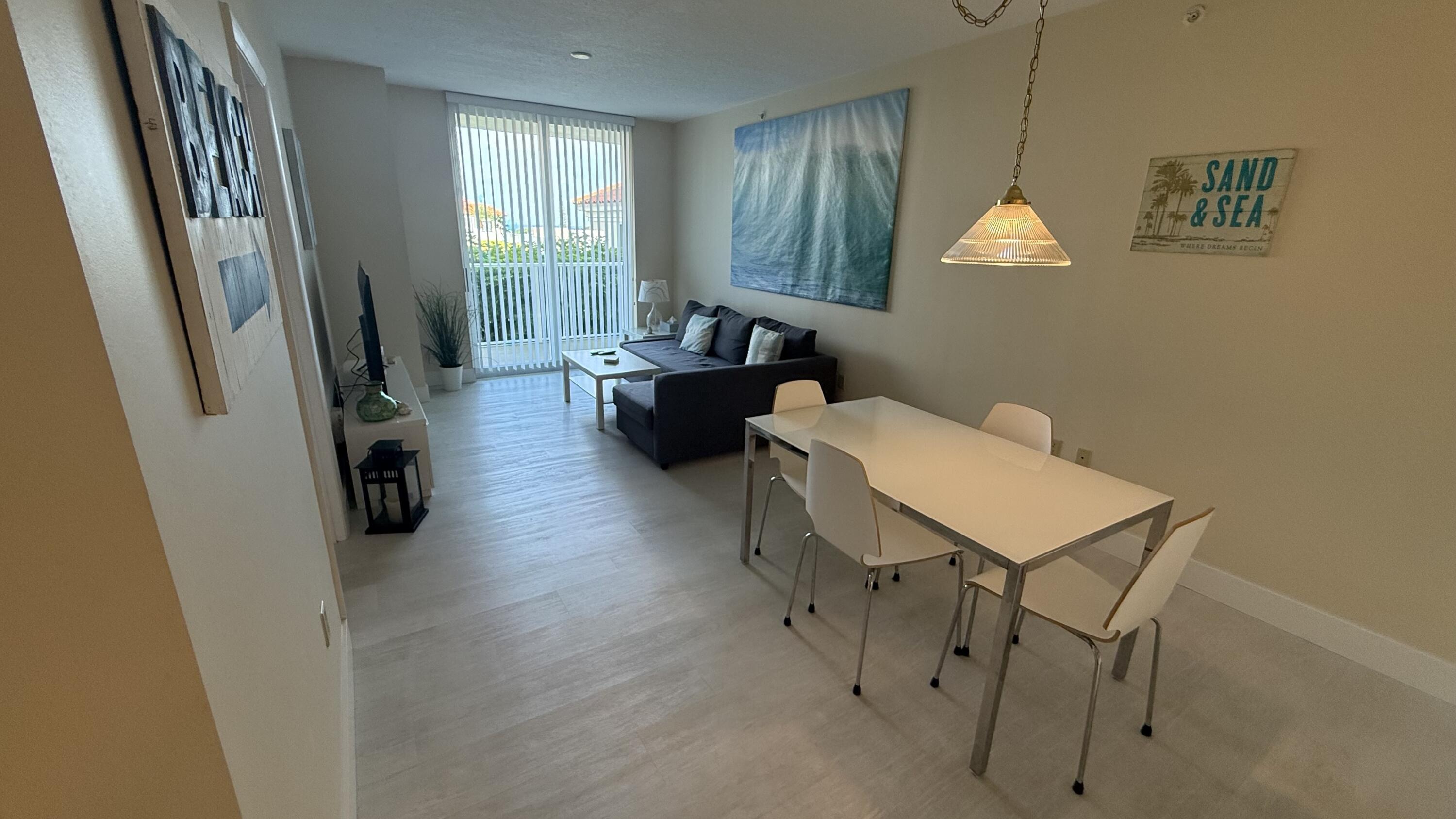 TIDES AT BRIDGESIDE SQUARE - Residential