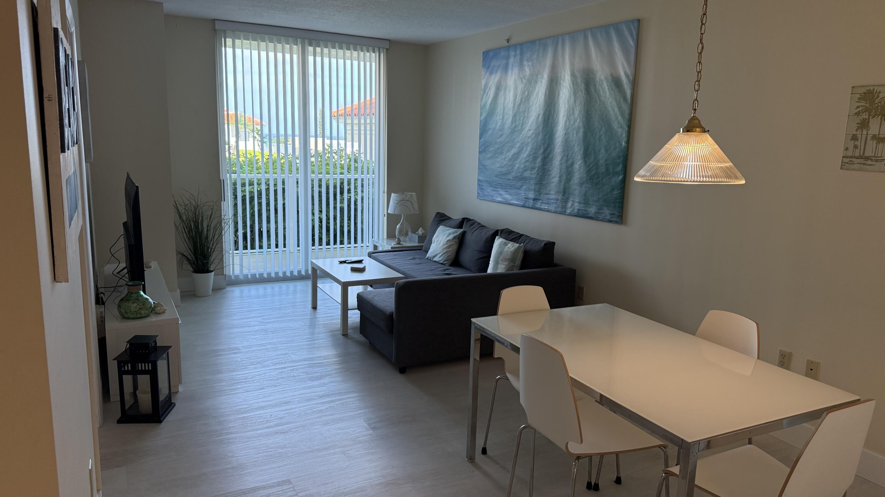 TIDES AT BRIDGESIDE SQUARE - Residential