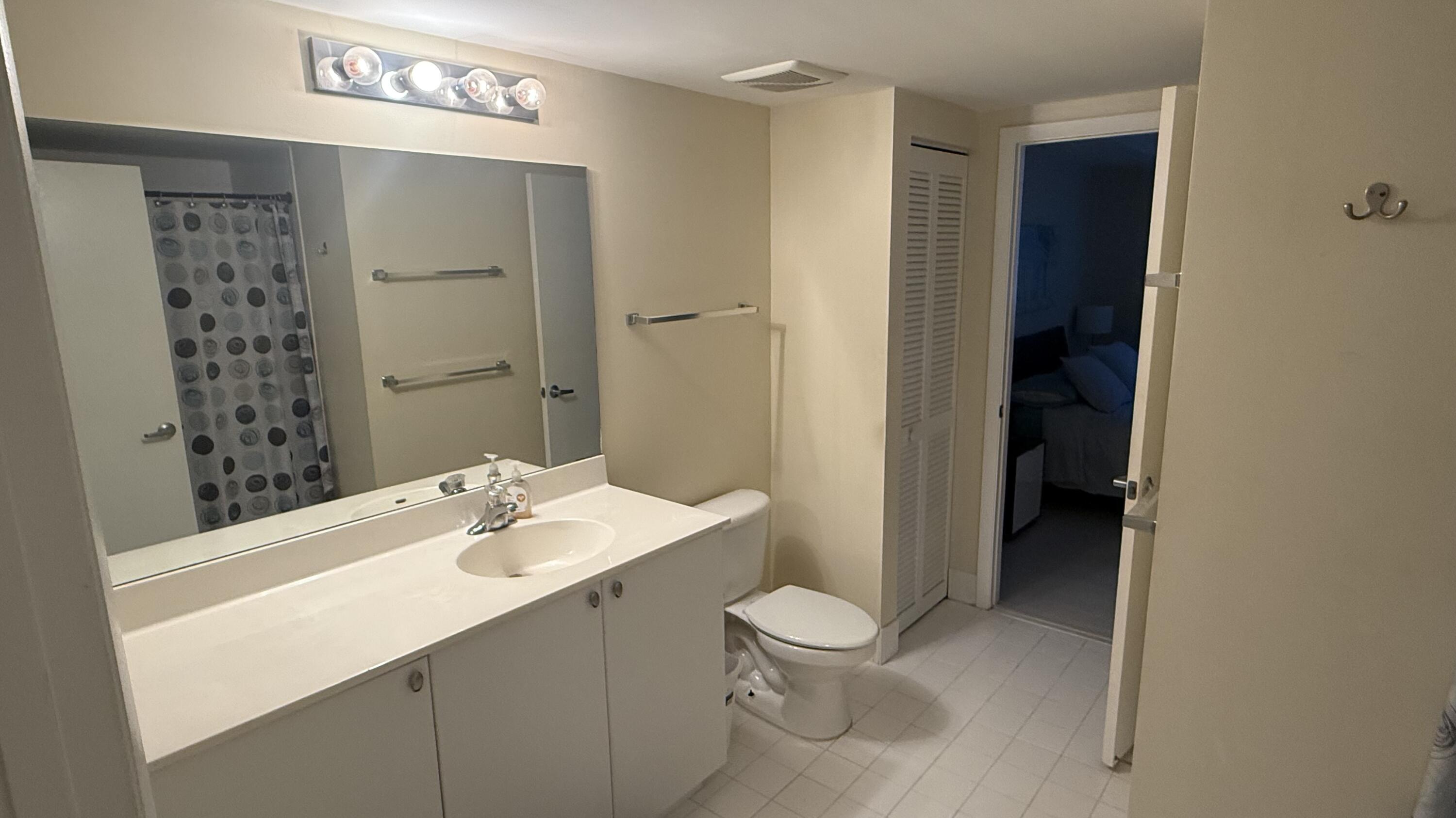 TIDES AT BRIDGESIDE SQUARE - Residential