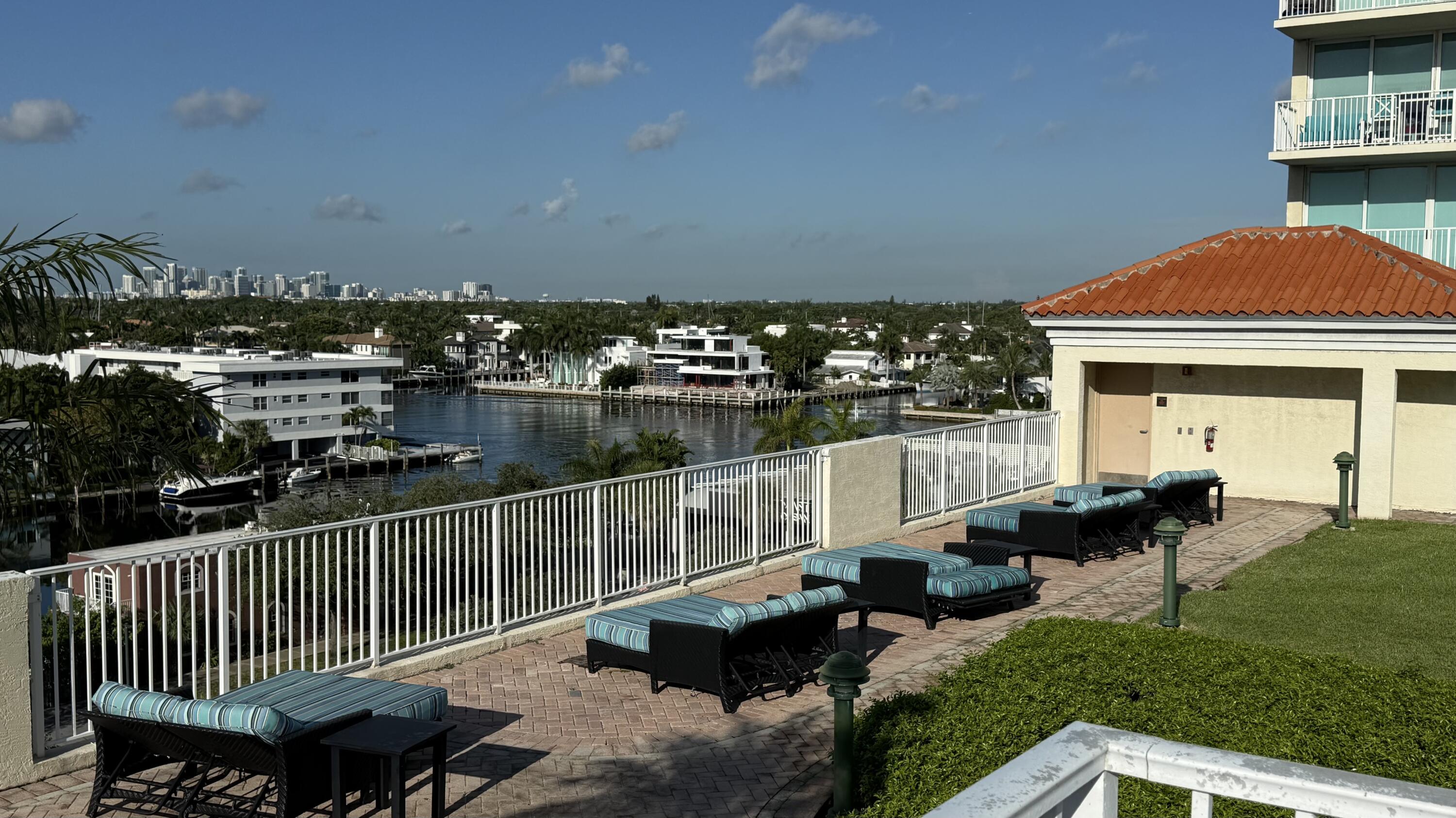 TIDES AT BRIDGESIDE SQUARE - Residential