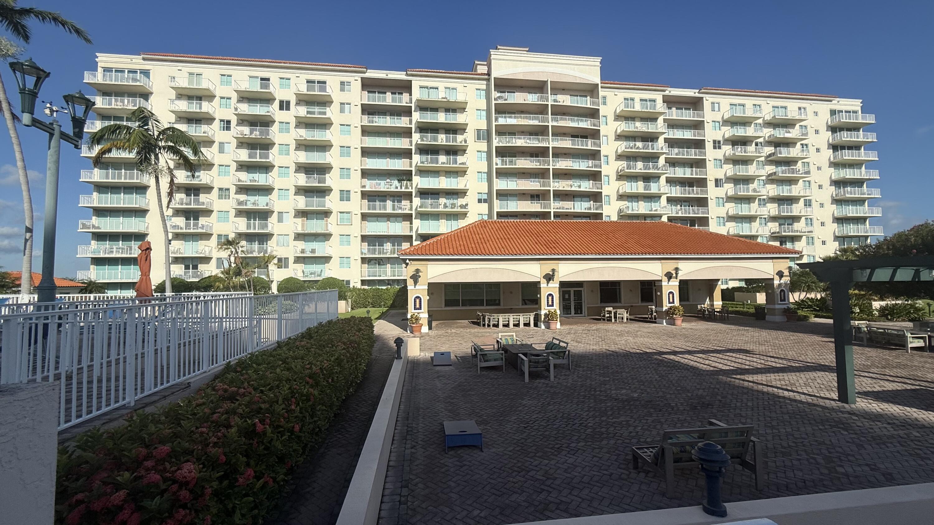 TIDES AT BRIDGESIDE SQUARE - Residential