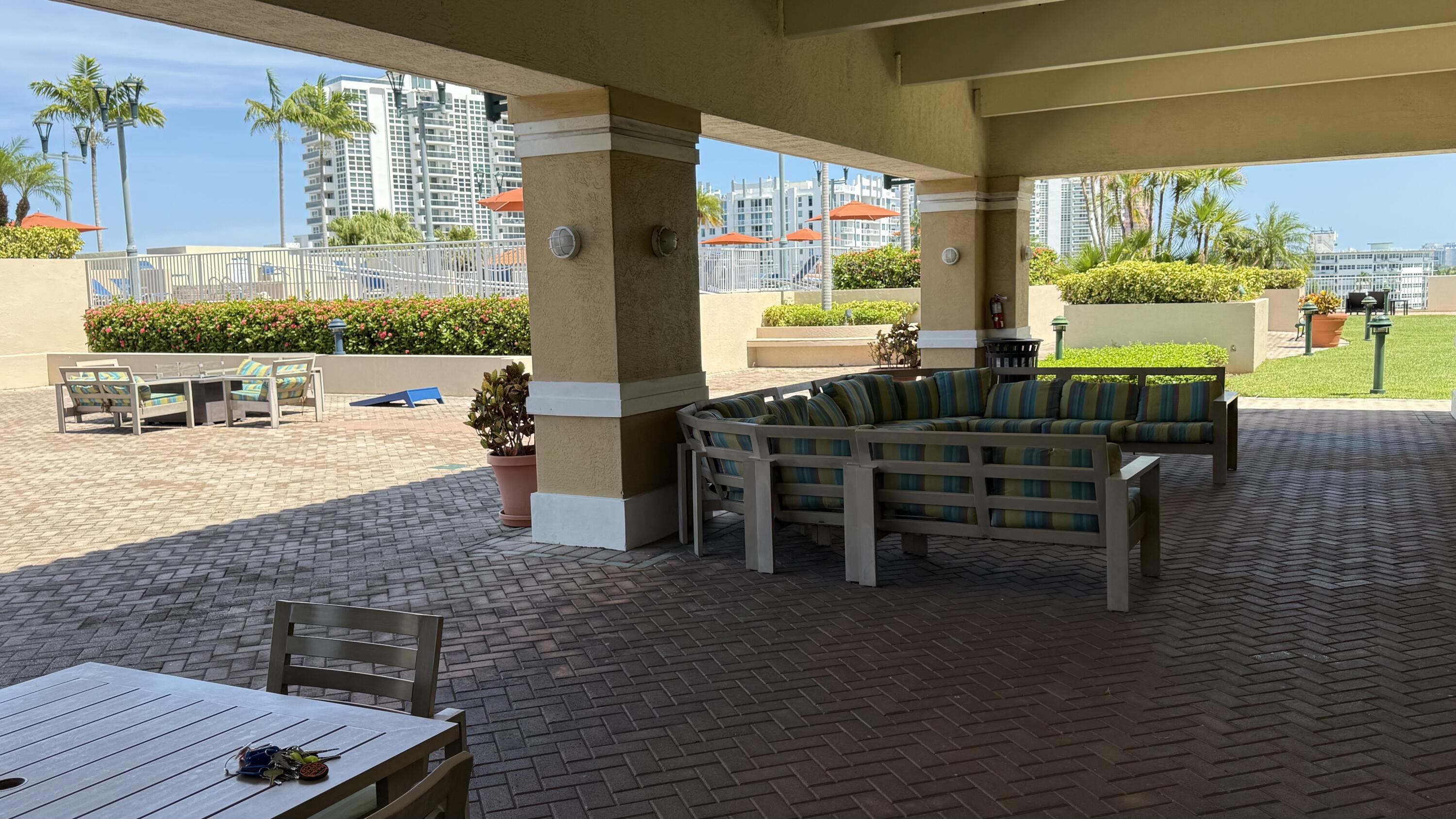 TIDES AT BRIDGESIDE SQUARE - Residential