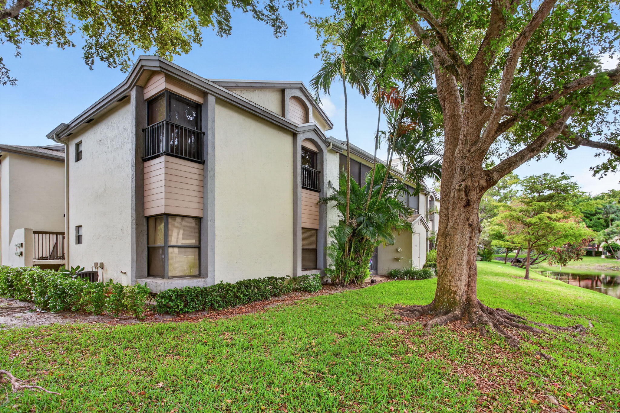BAYWOOD VILLAGE III-B CONDO - Residential