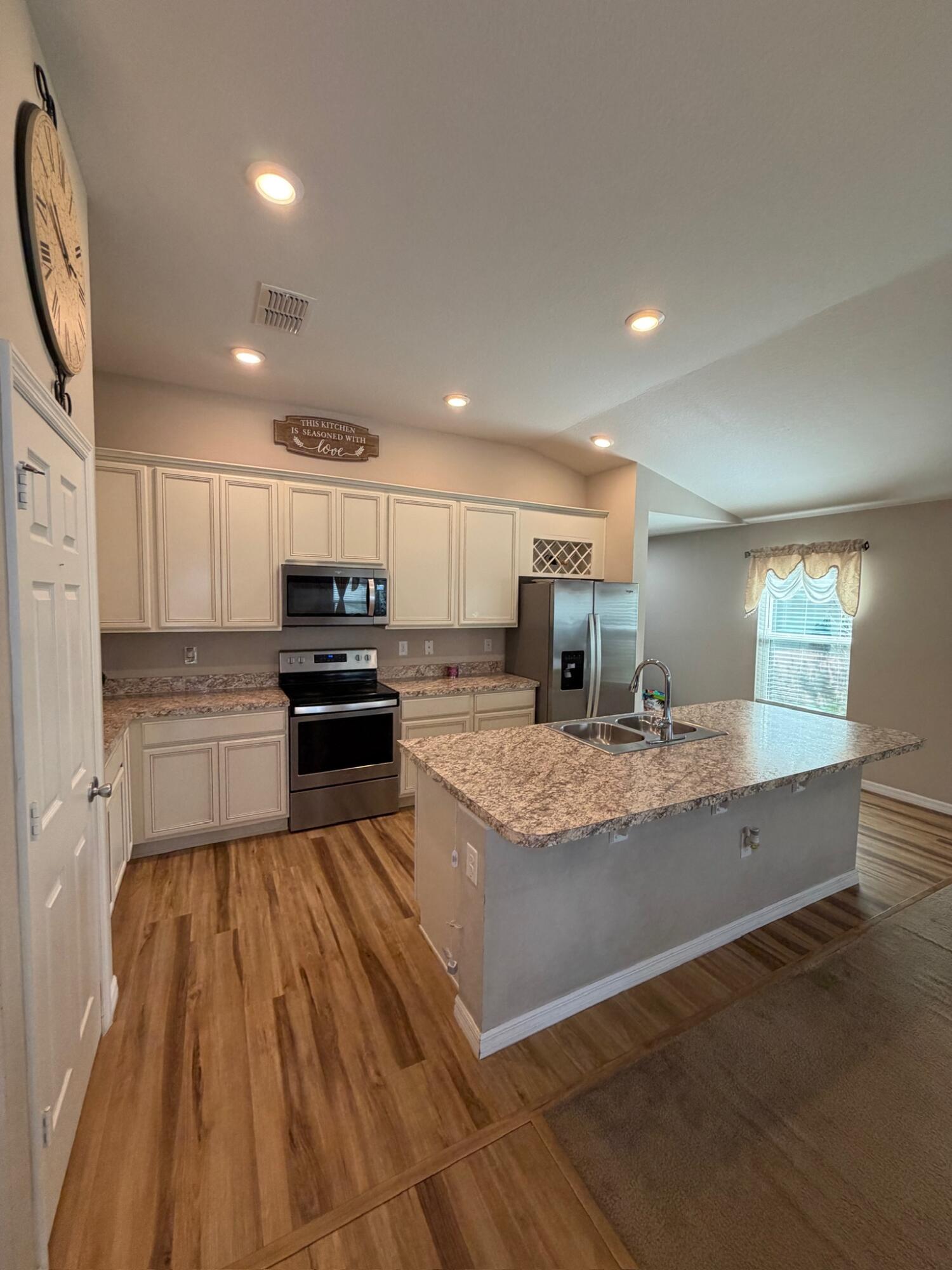 PINE TRACE THIRD REPLAT - Residential