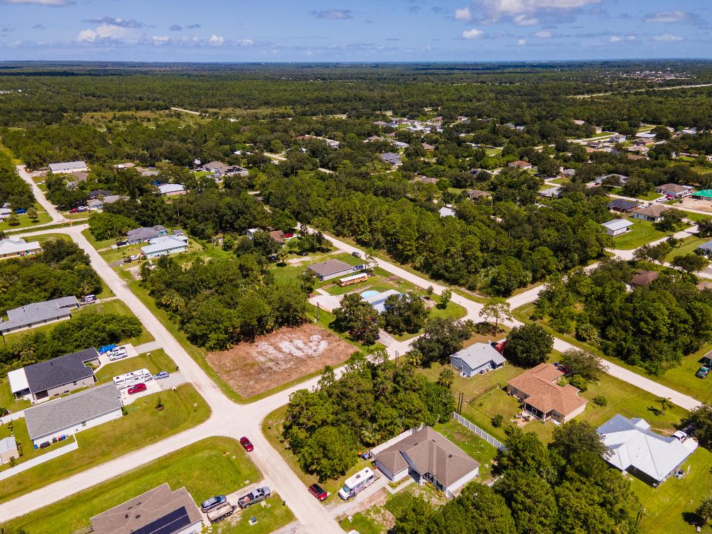 VERO LAKE ESTATES UNIT H-2 - Land