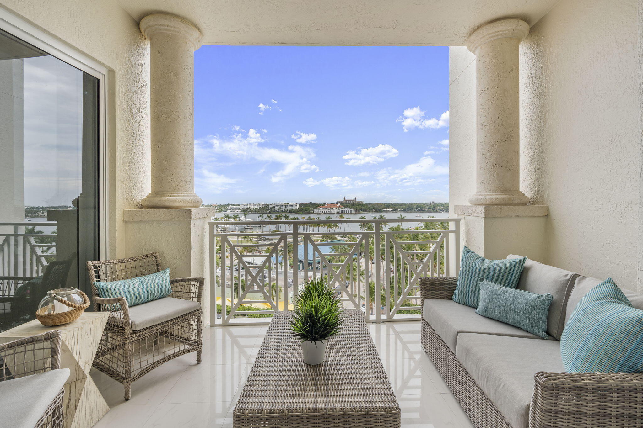 ESPLANADE GRANDE CONDO - Residential