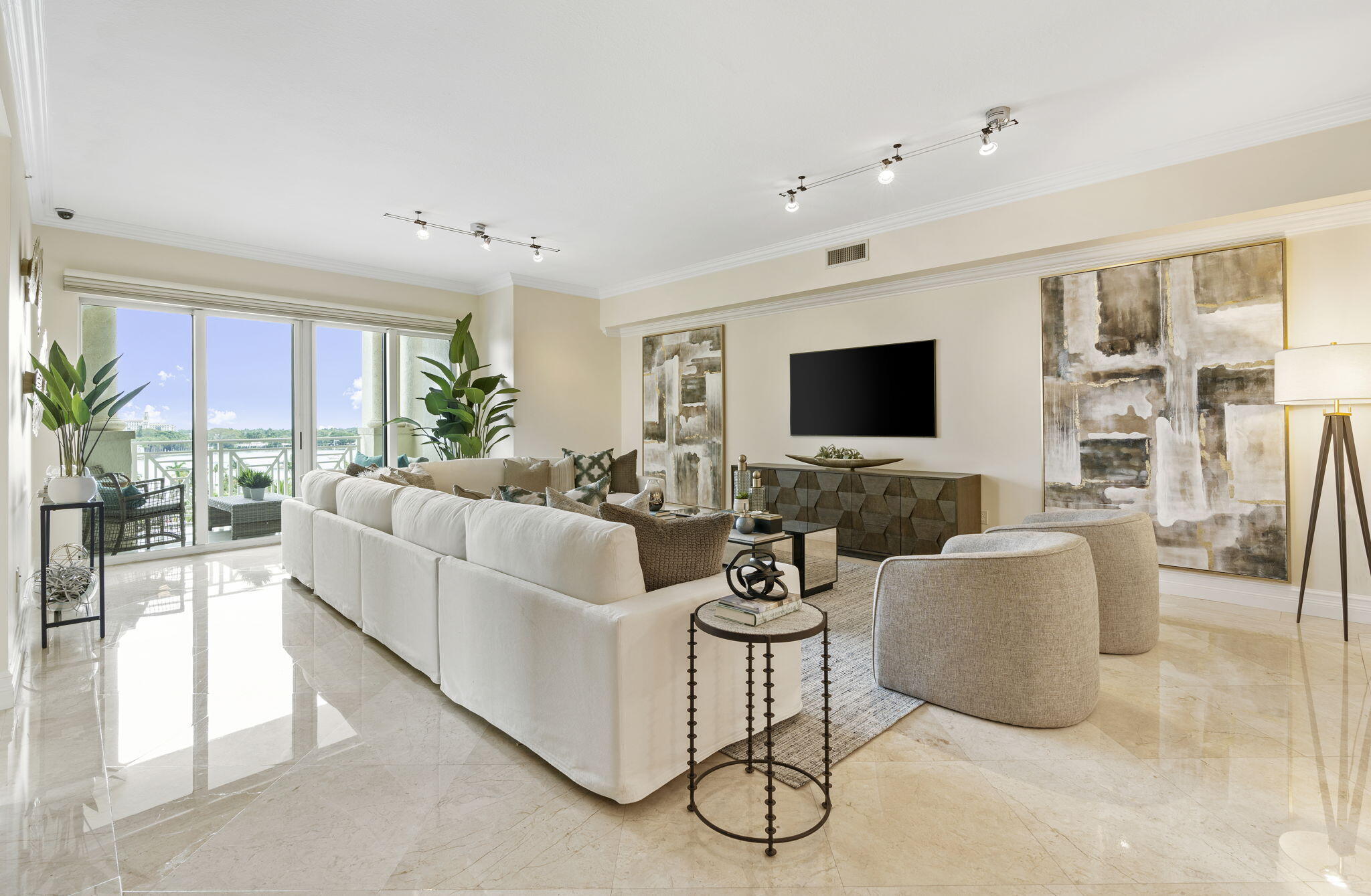ESPLANADE GRANDE CONDO - Residential
