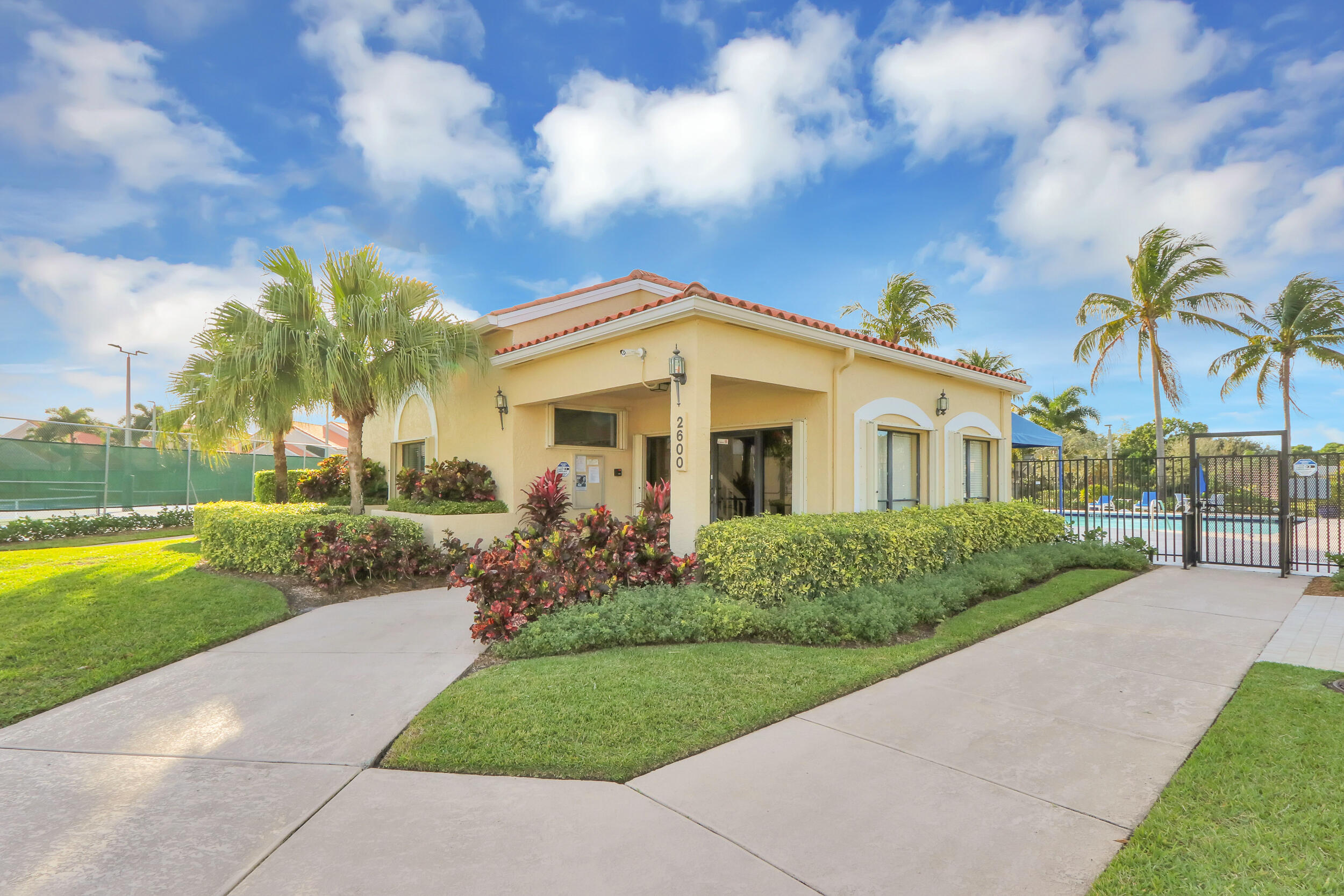 Crystal Pointe - Residential