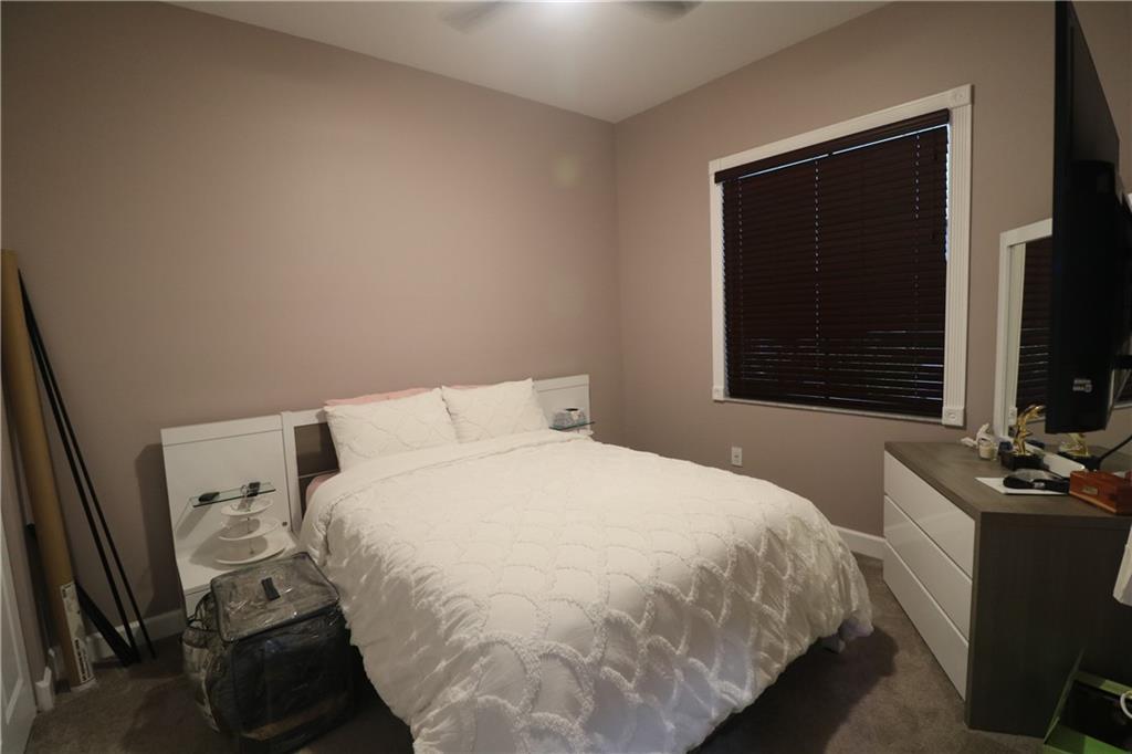 Central Parc South 182-17 - Residential