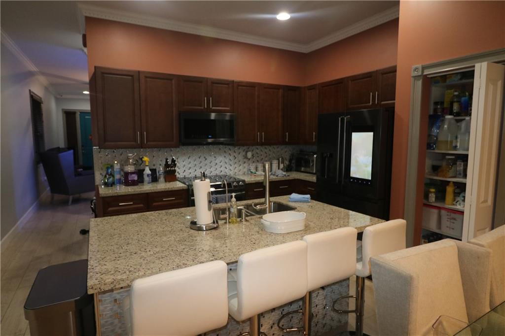 Central Parc South 182-17 - Residential