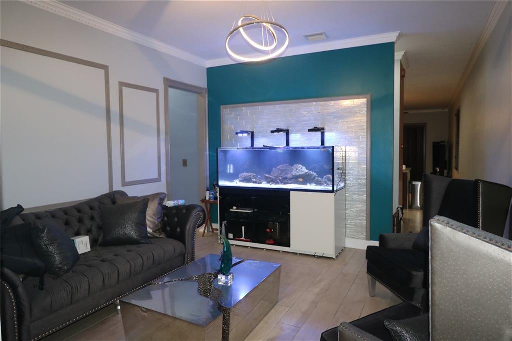 Central Parc South 182-17 - Residential