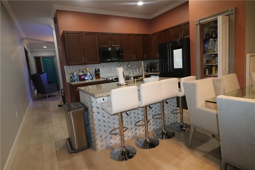 Central Parc South 182-17 - Residential