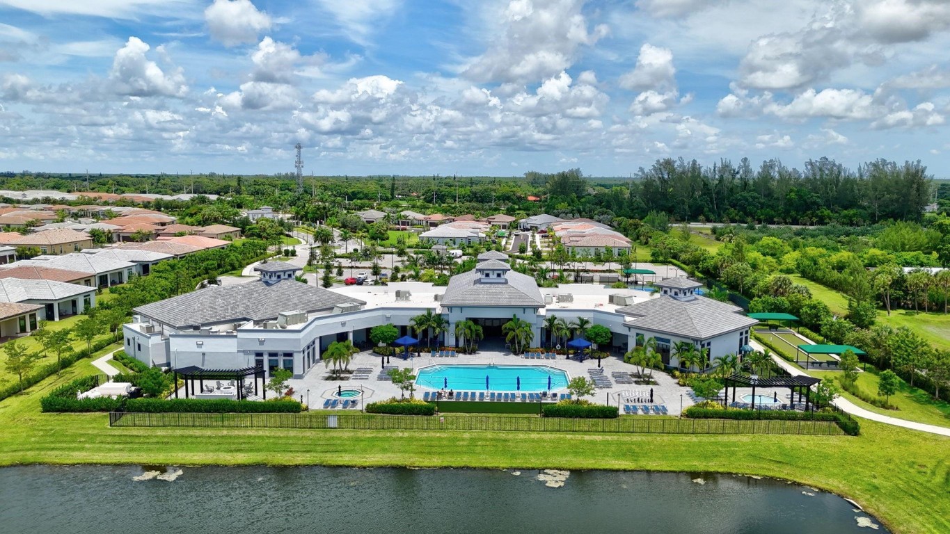 THE FALLS AT PARKLAND - Residential