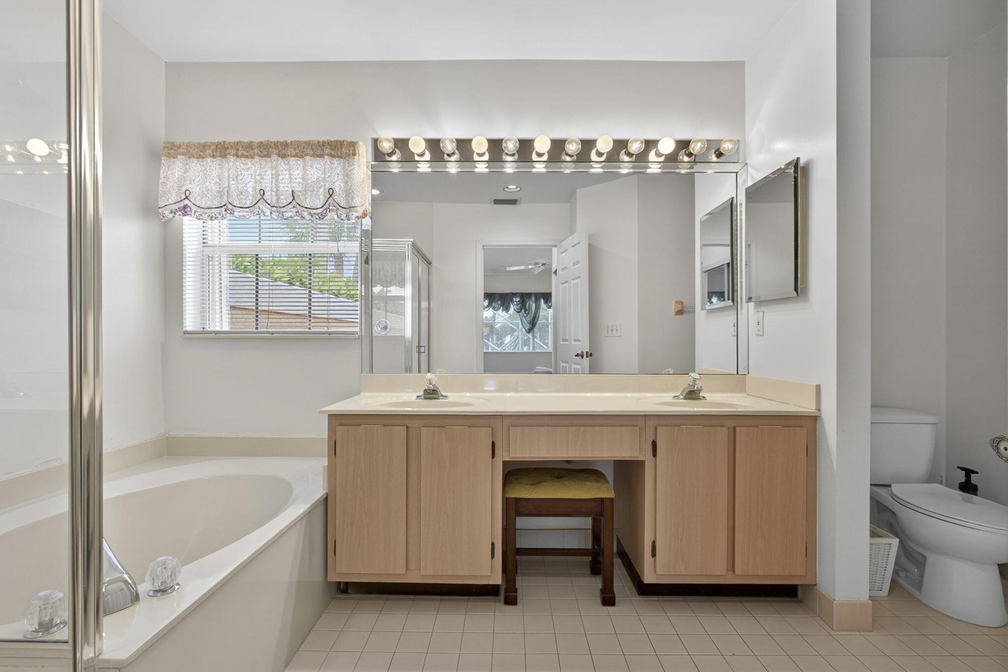 LAKEFIELD OF THE LANDINGS AT WELLINGTON 2B - Residential