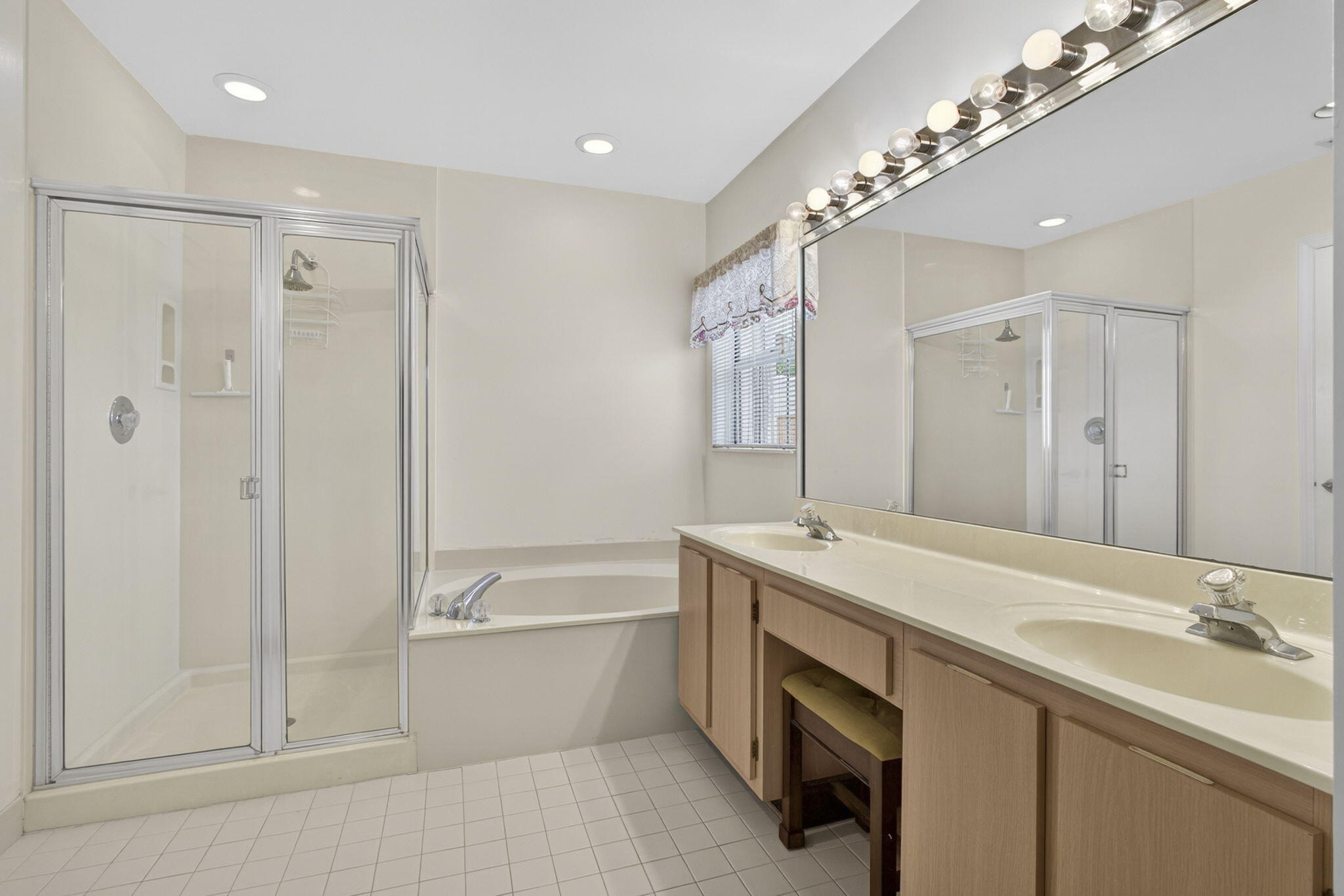 LAKEFIELD OF THE LANDINGS AT WELLINGTON 2B - Residential