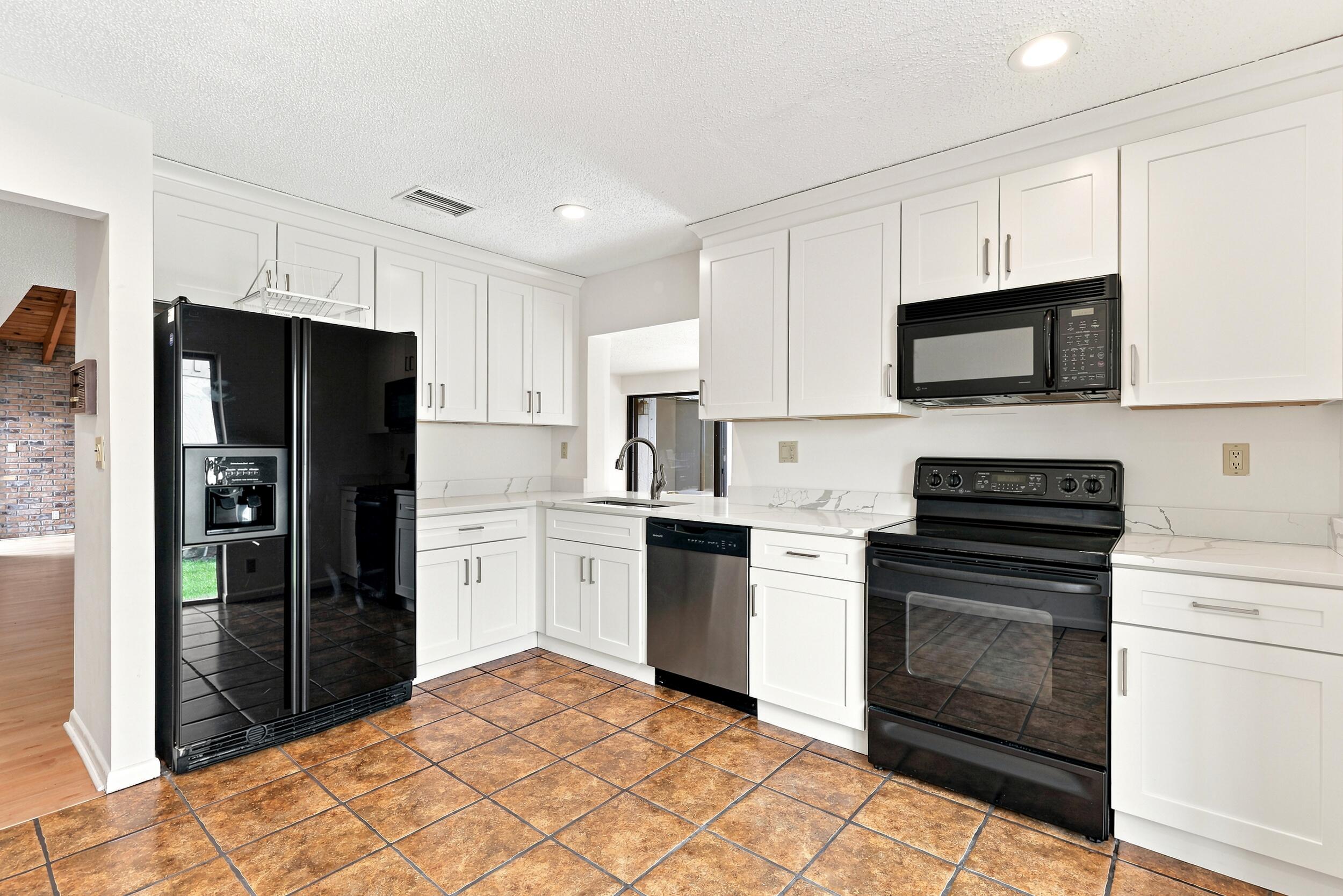 BOCA GREENS 3 - Residential