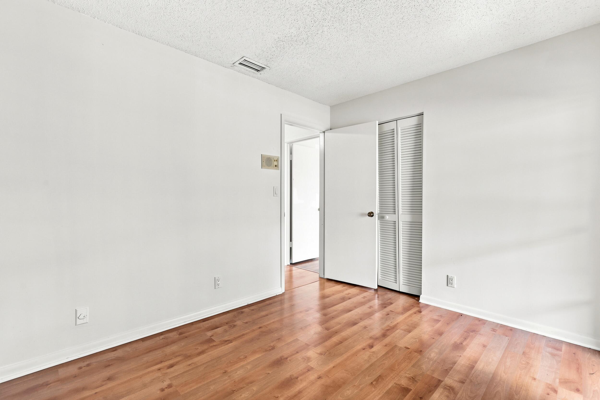 BOCA GREENS 3 - Residential