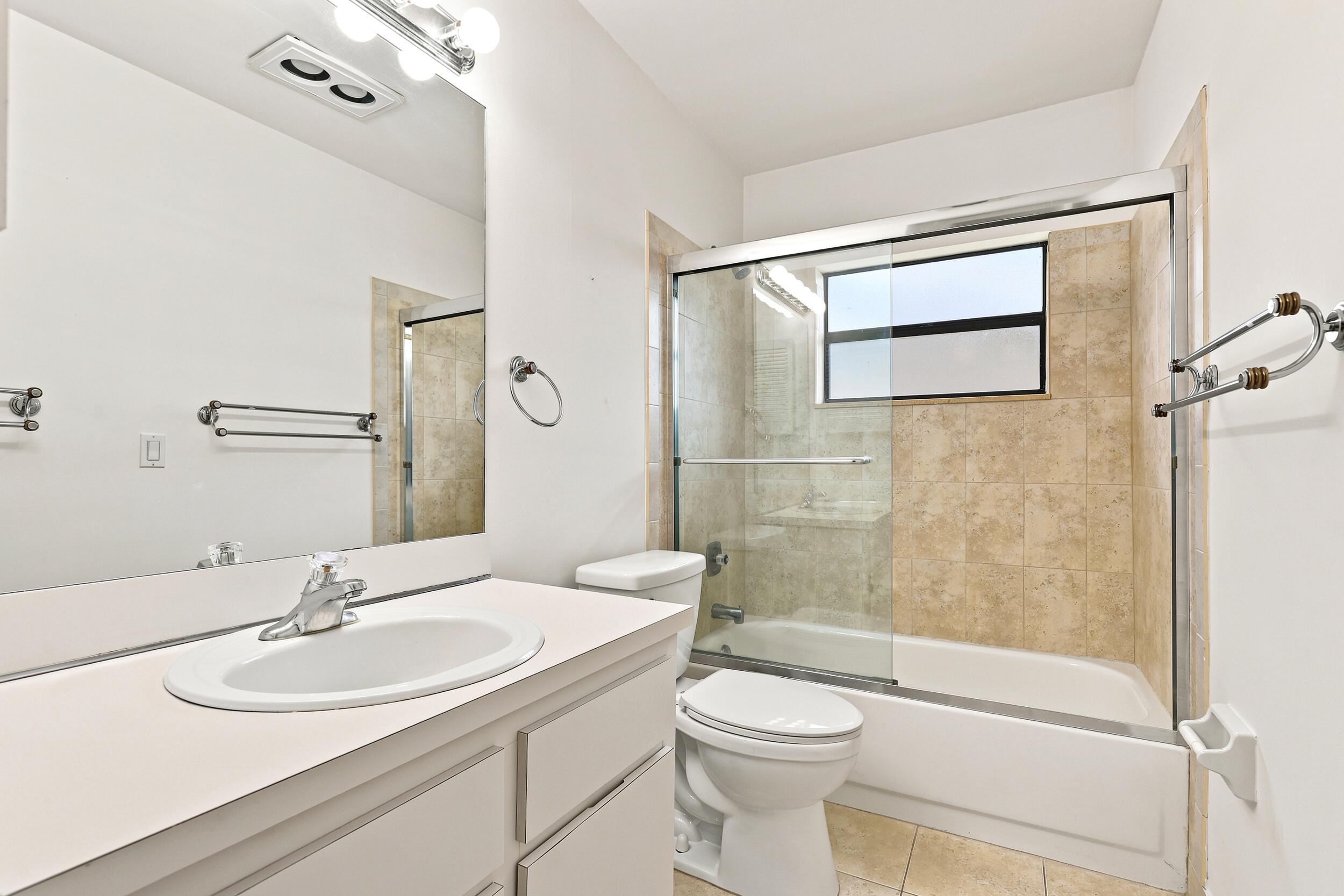 BOCA GREENS 3 - Residential