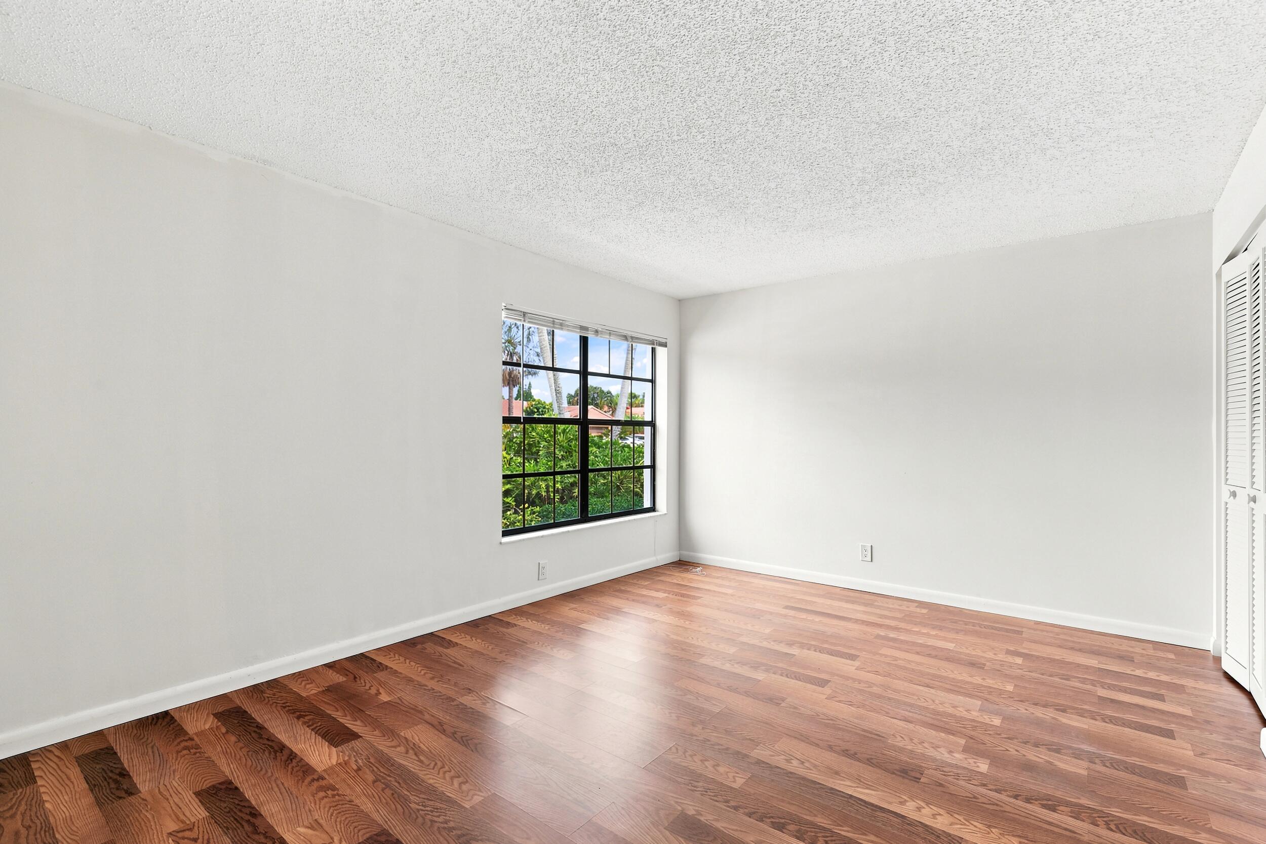 BOCA GREENS 3 - Residential