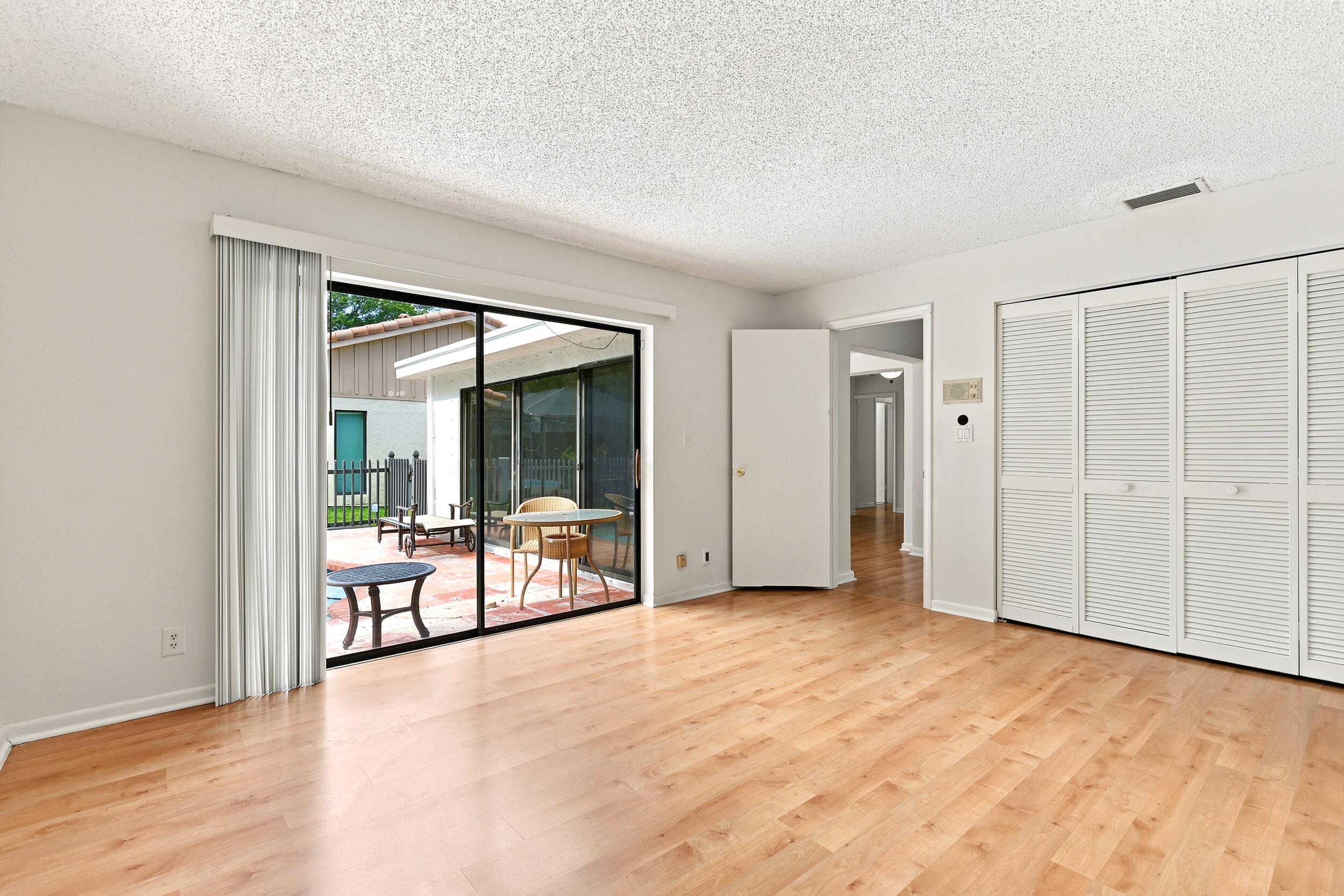 BOCA GREENS 3 - Residential