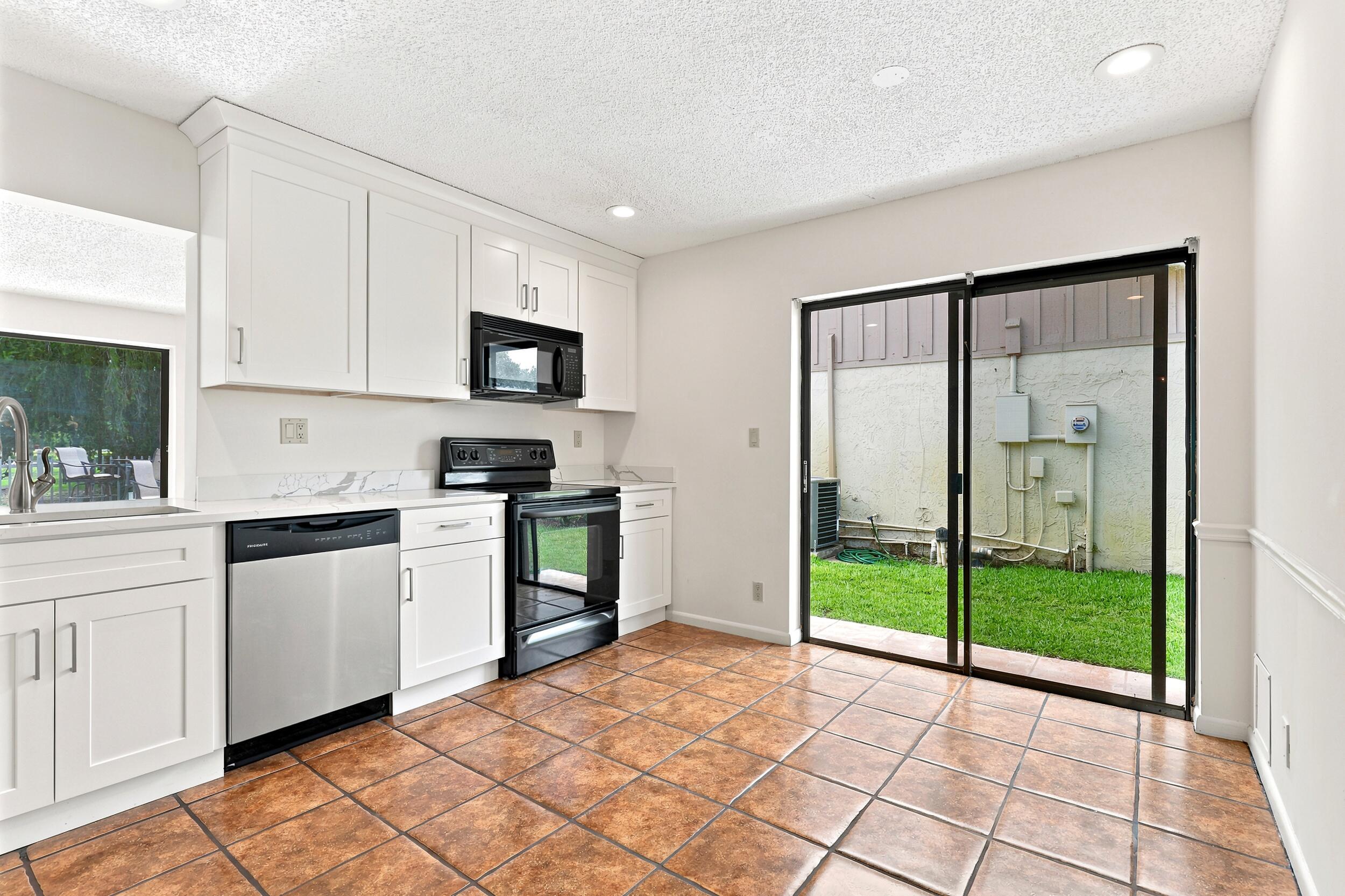BOCA GREENS 3 - Residential