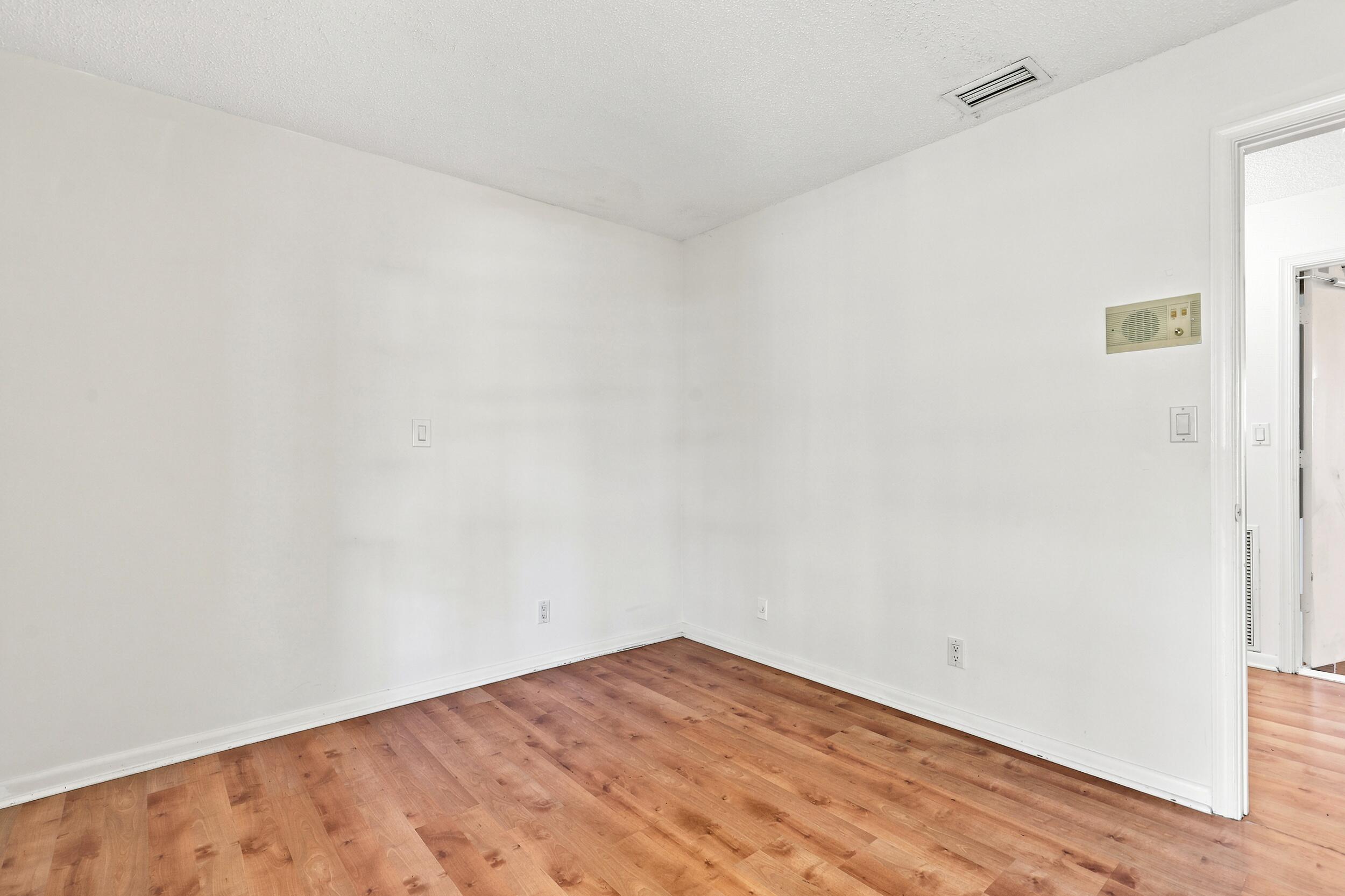 BOCA GREENS 3 - Residential