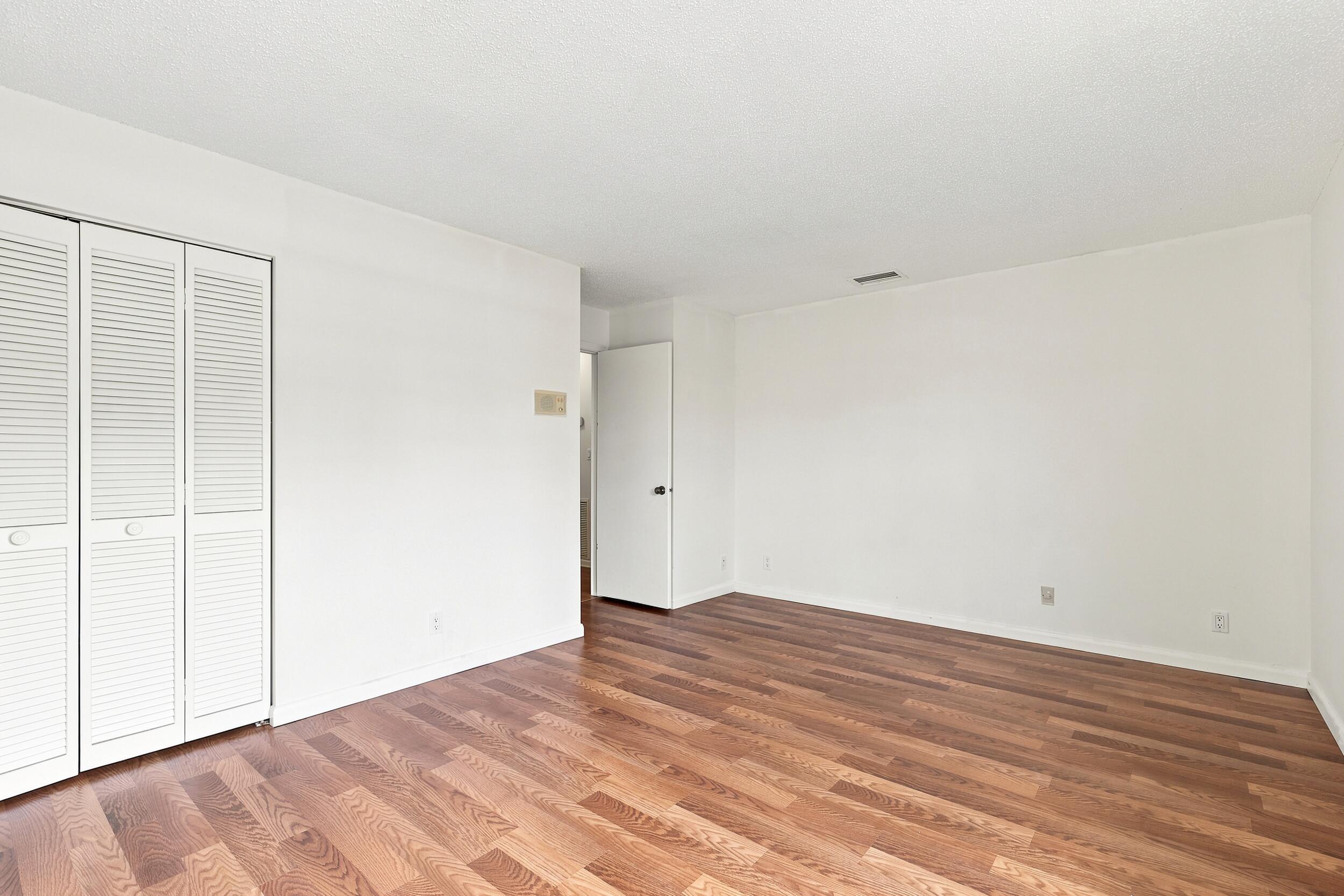 BOCA GREENS 3 - Residential