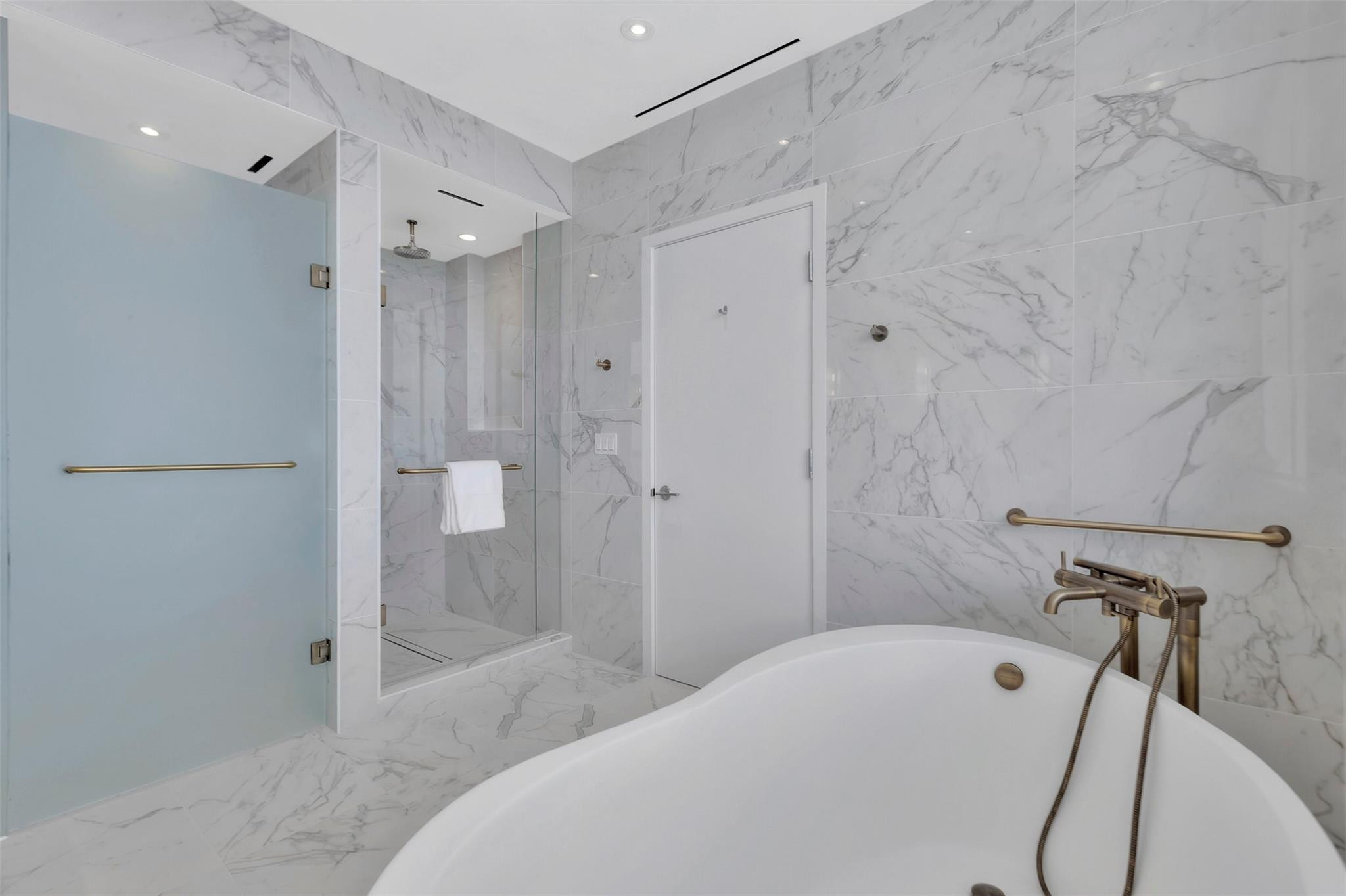 Four Seasons - Residential