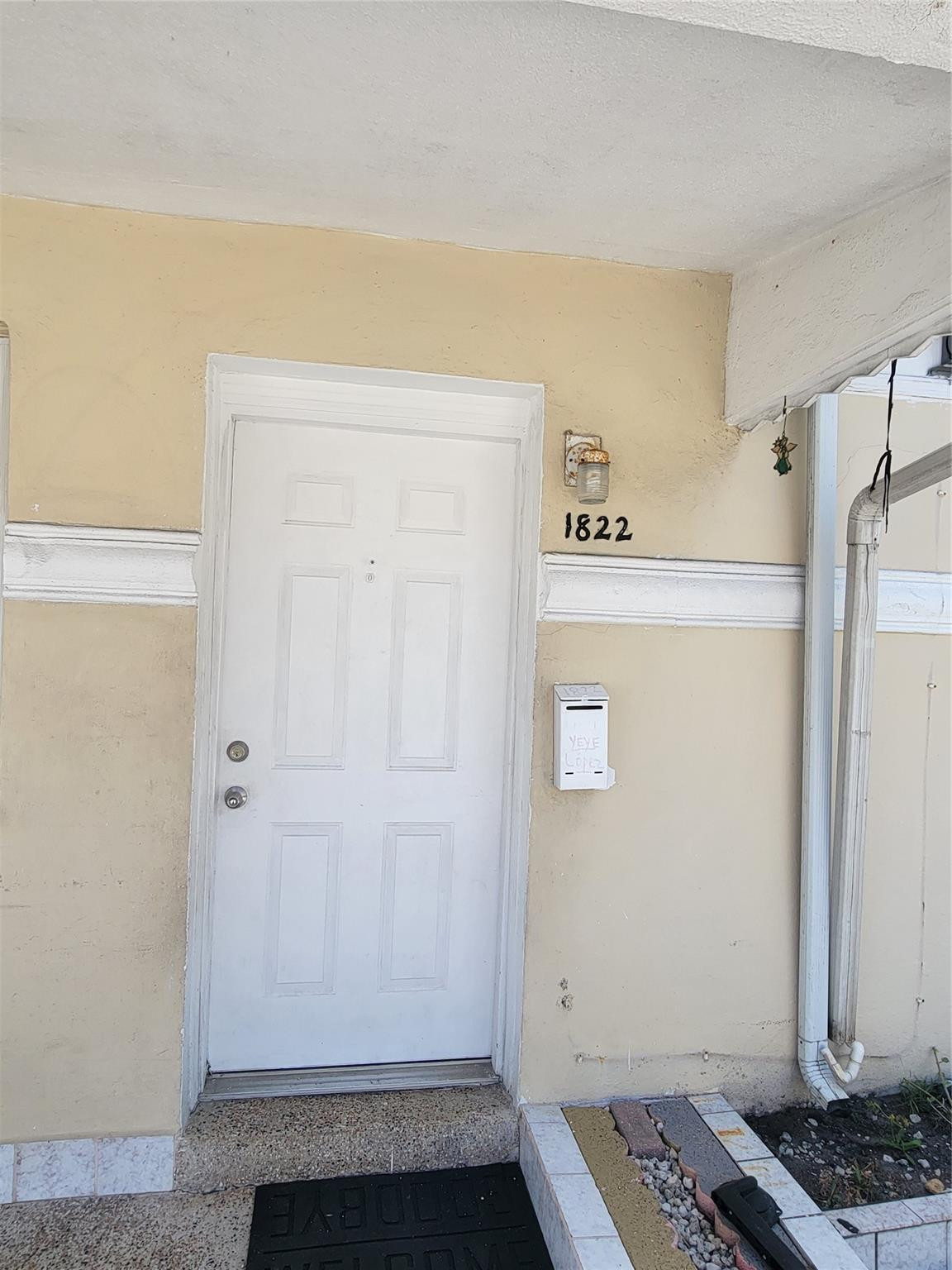 Hollywood 1-21 B - Residential Lease