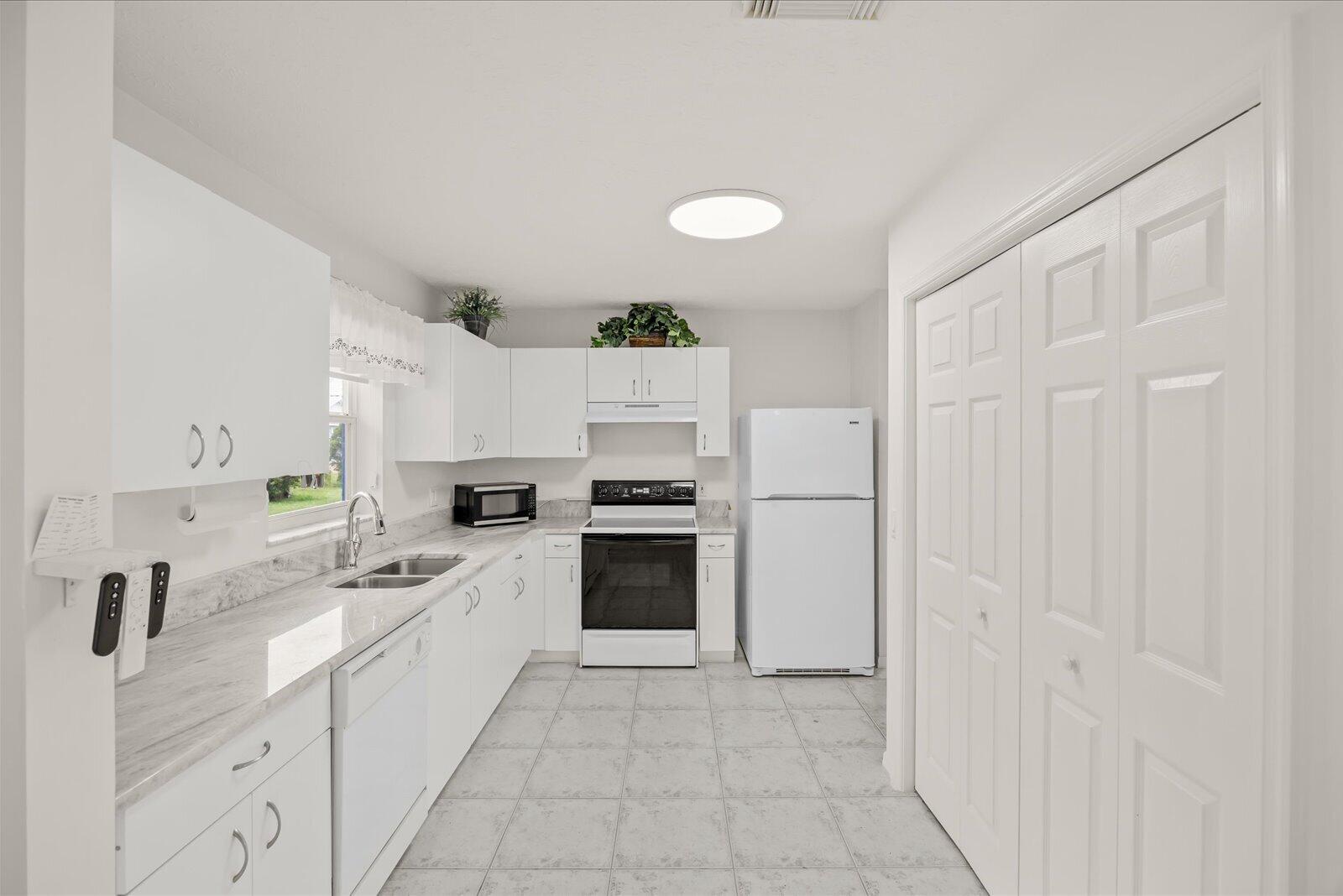 SPANISH LAKES FAIRWAYS NE PHASE - Residential