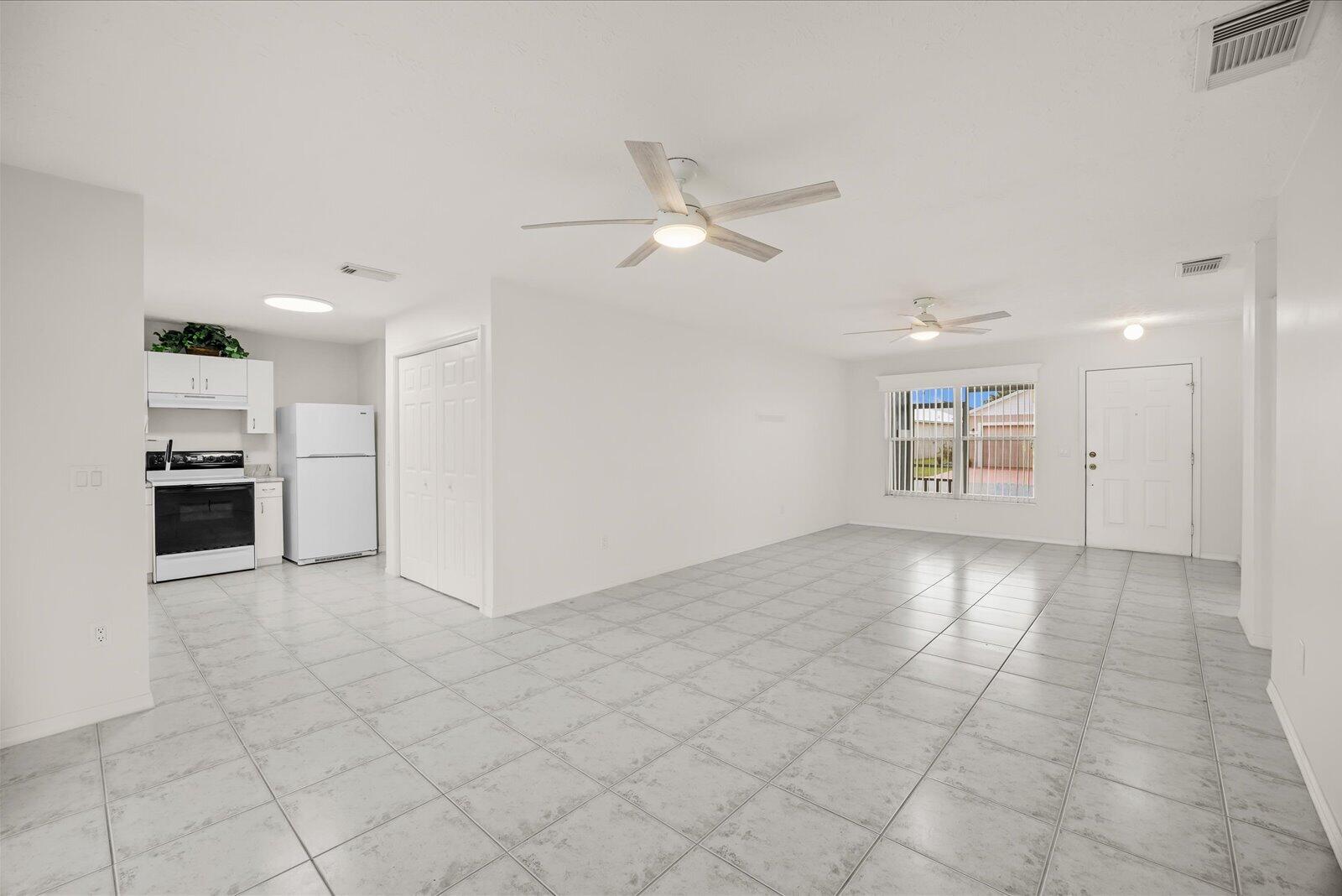 SPANISH LAKES FAIRWAYS NE PHASE - Residential