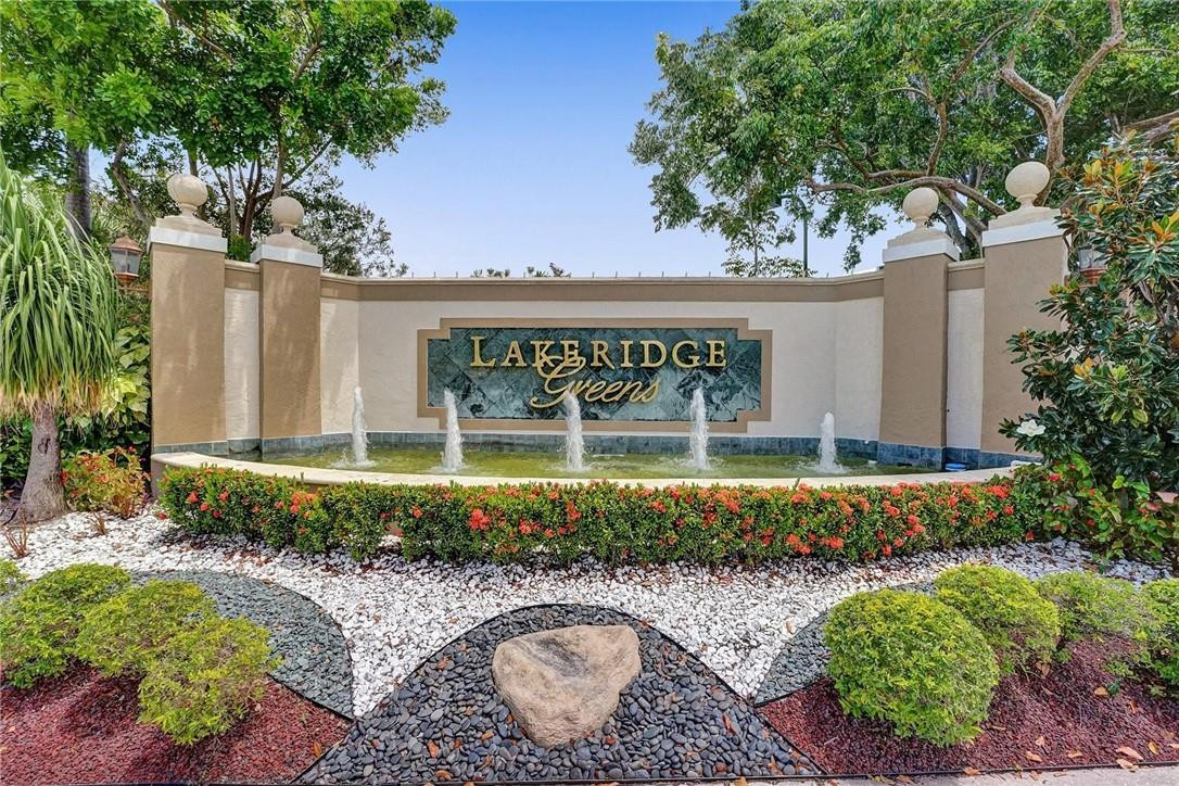LAKERIDGE GREENS AT PIPER - Residential