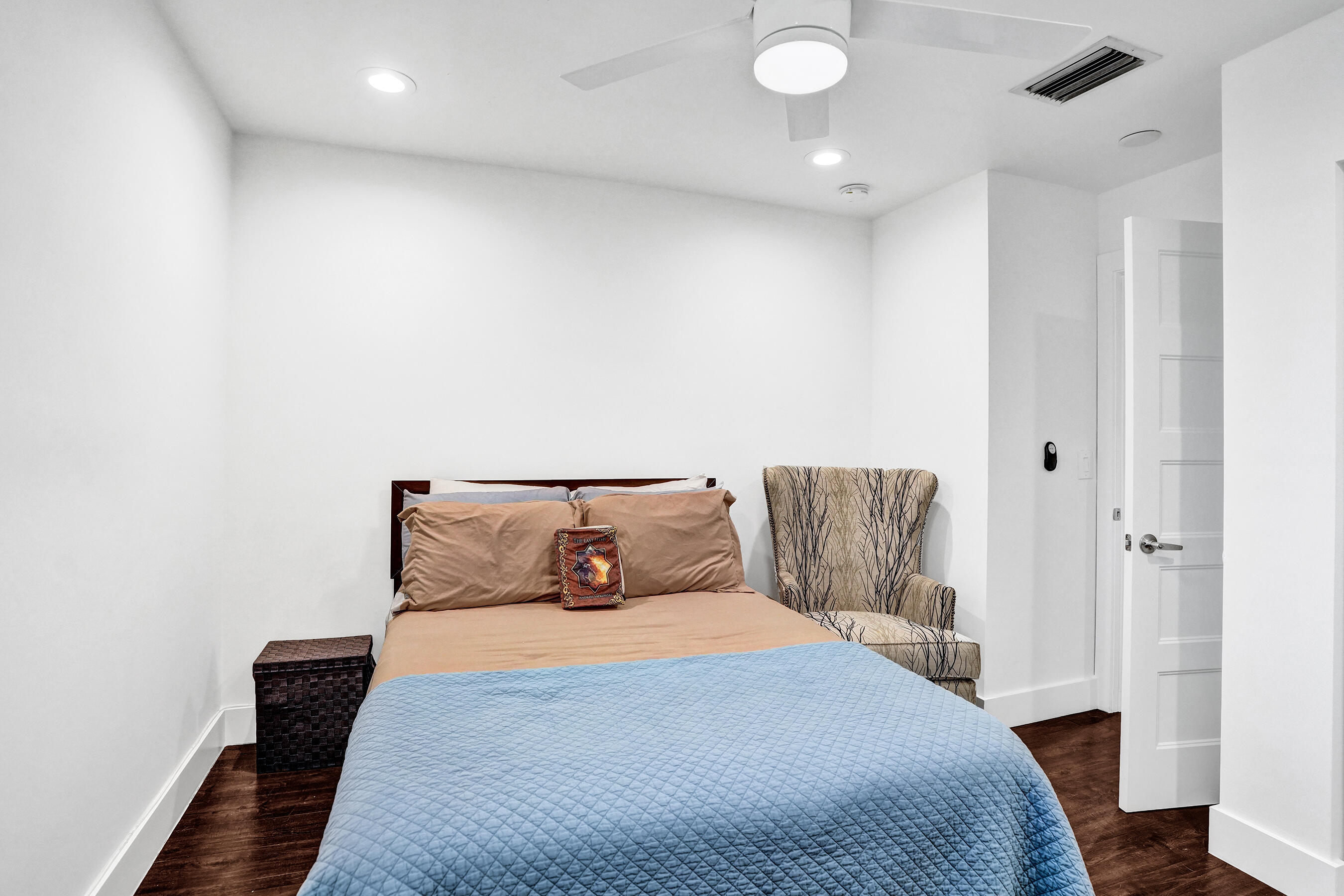 KINGSPORT ESTATES CONDO - Residential