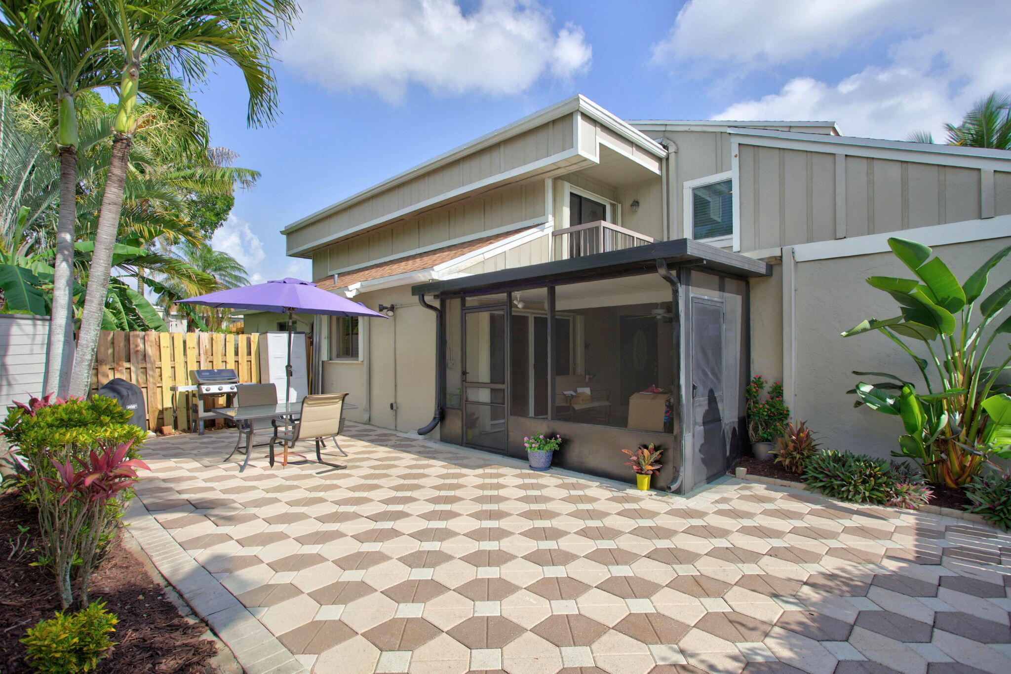 LAGO WEST CLUSTER HOMES - Residential