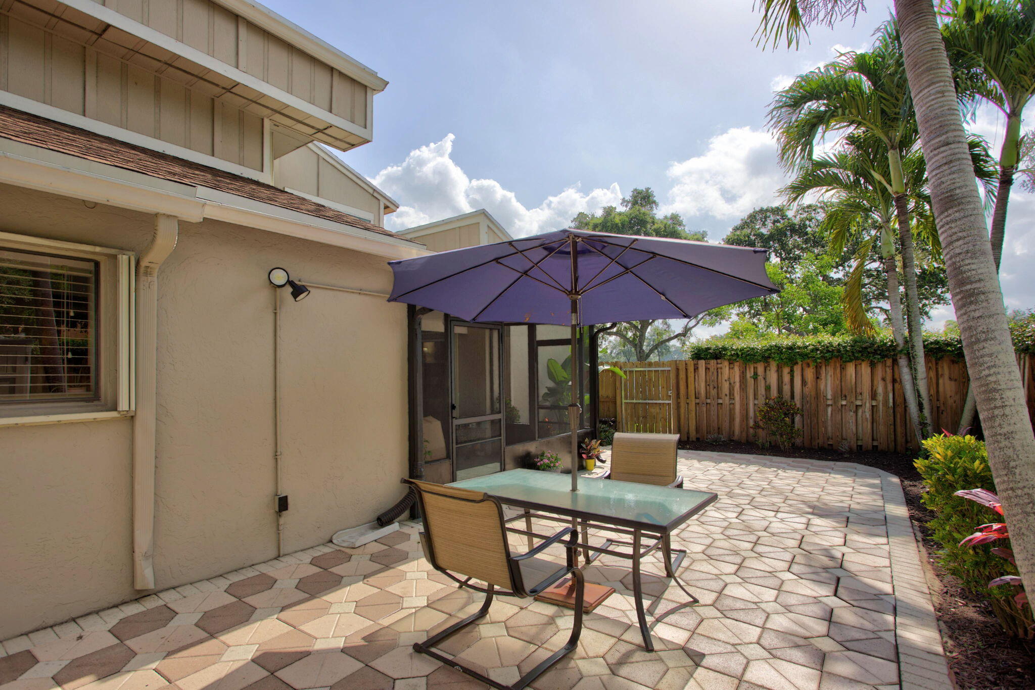 LAGO WEST CLUSTER HOMES - Residential
