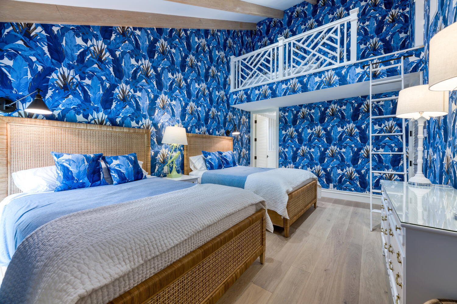 TRES VIDAS OF PALM BEACH - Residential