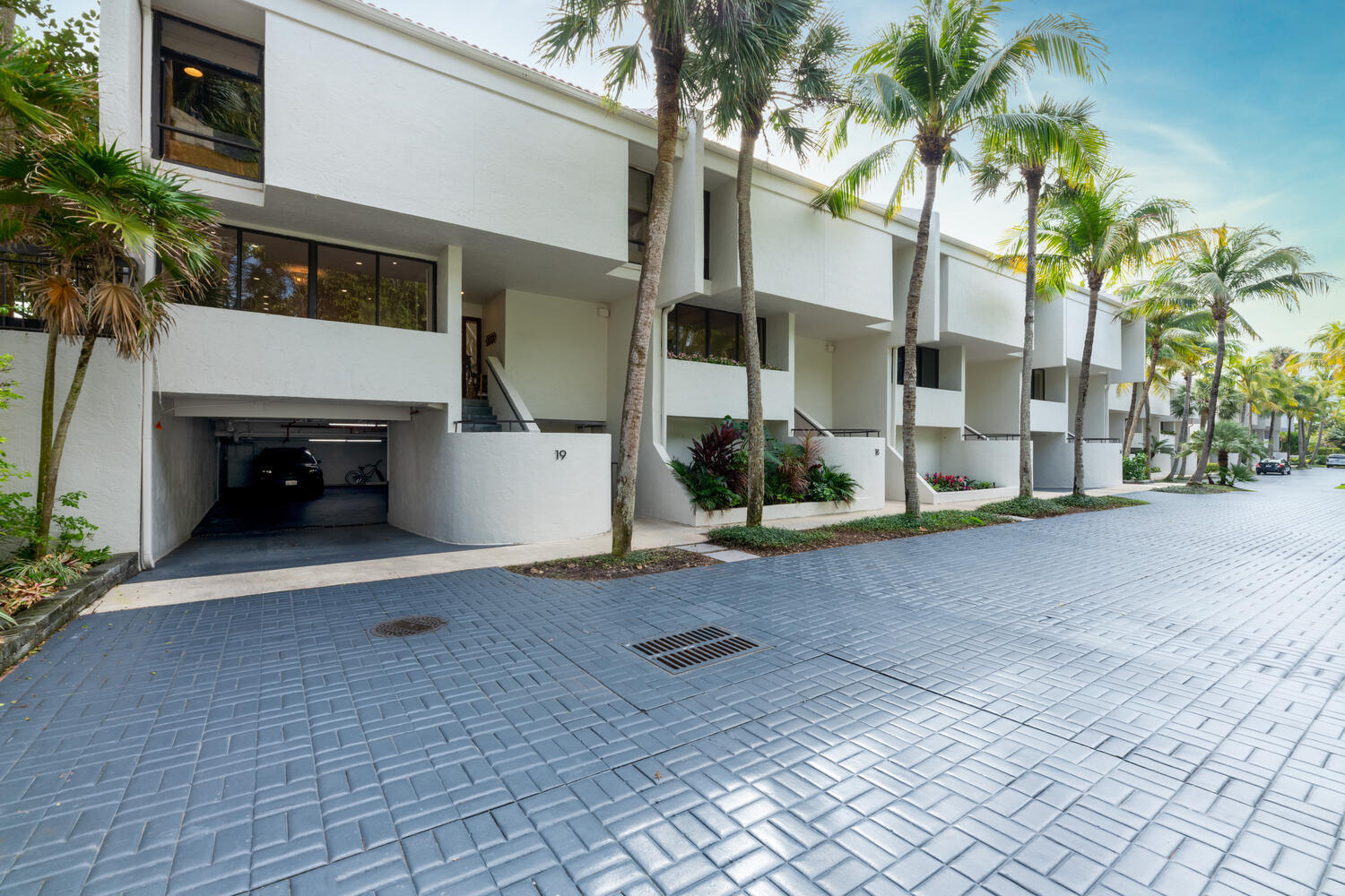 TRES VIDAS OF PALM BEACH - Residential