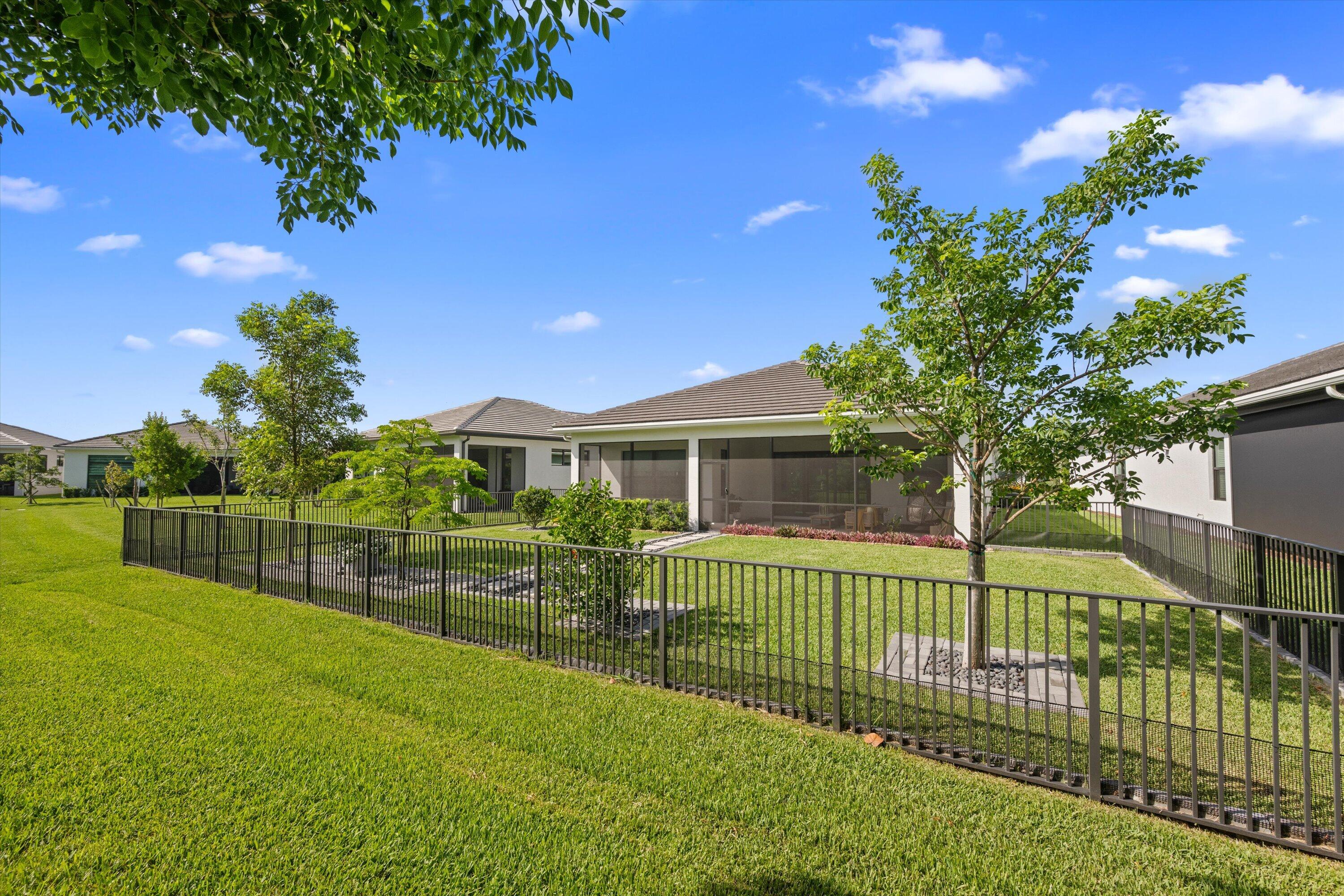 CRESSWIND PALM BEACH - Residential