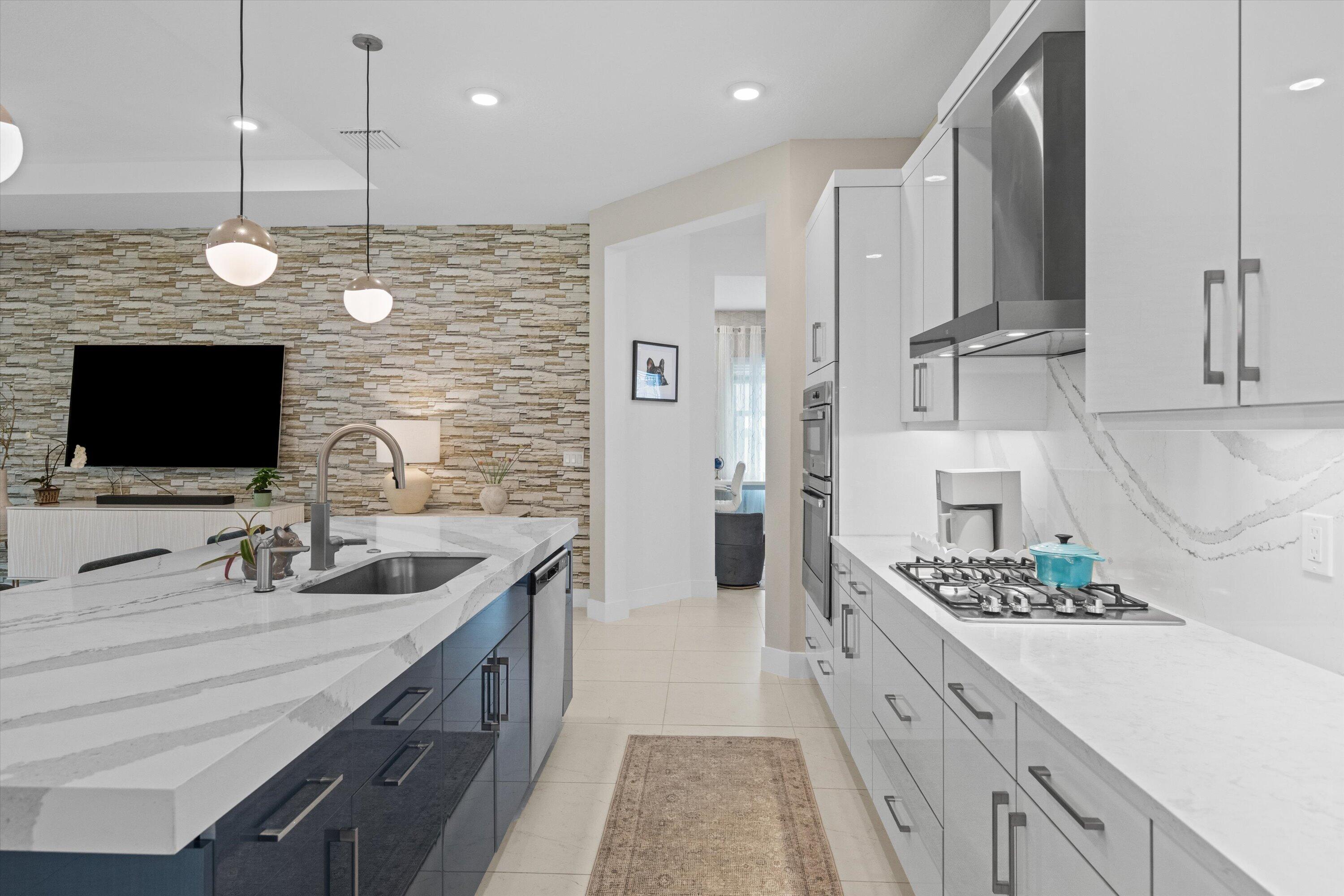 CRESSWIND PALM BEACH - Residential