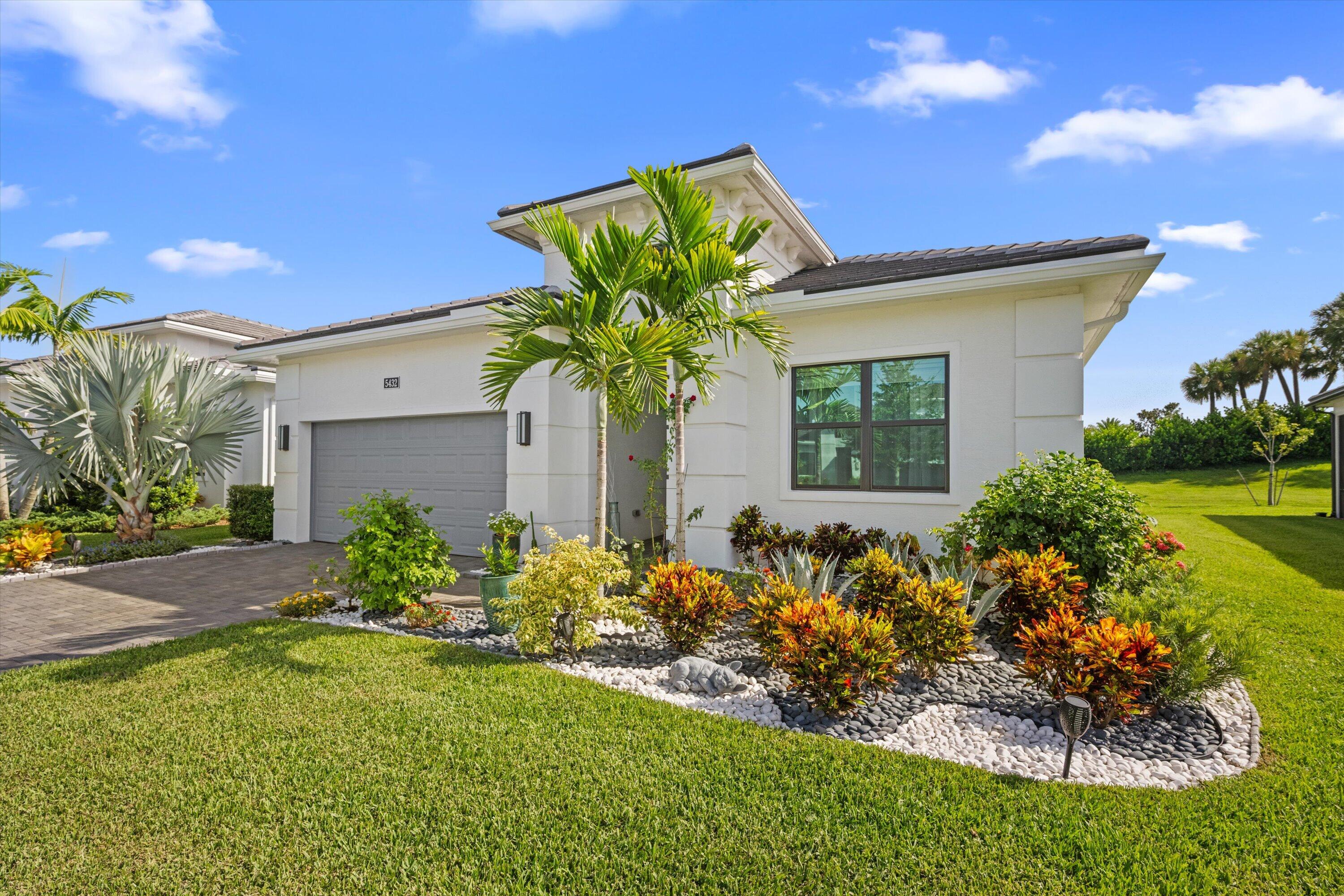 CRESSWIND PALM BEACH - Residential