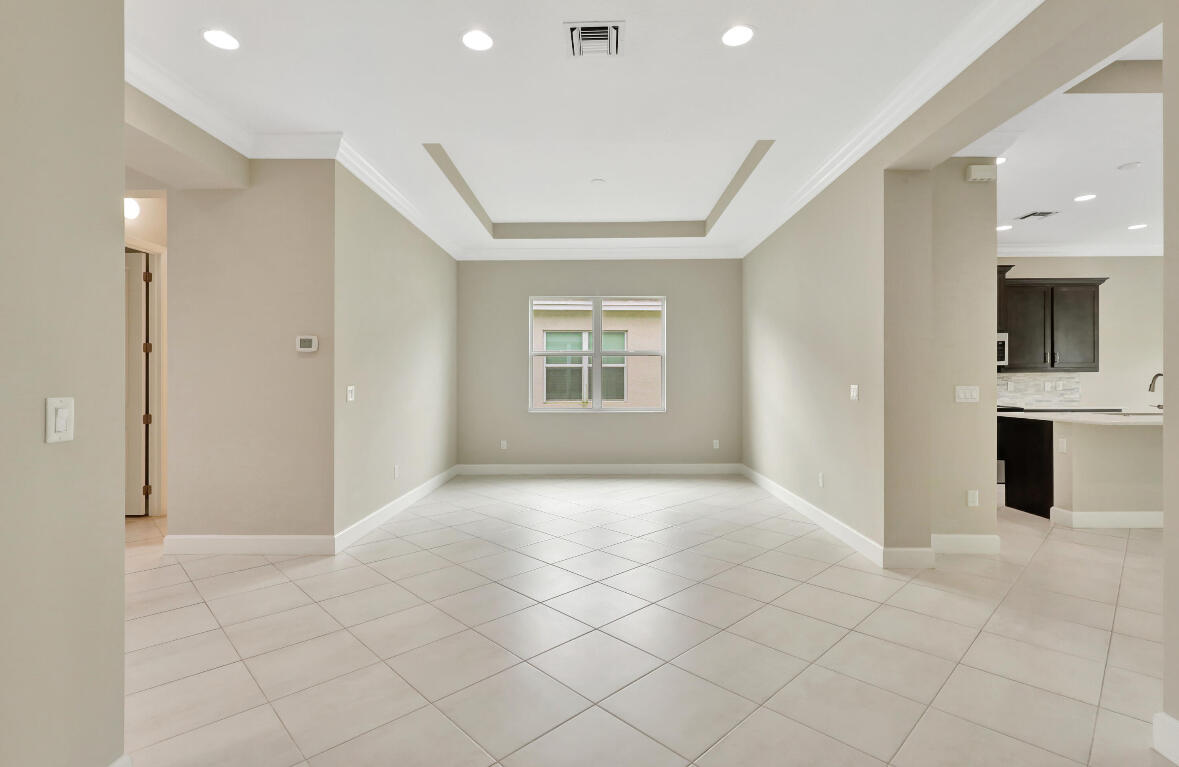 MEADOWS OF WESTLAKE - Residential Lease