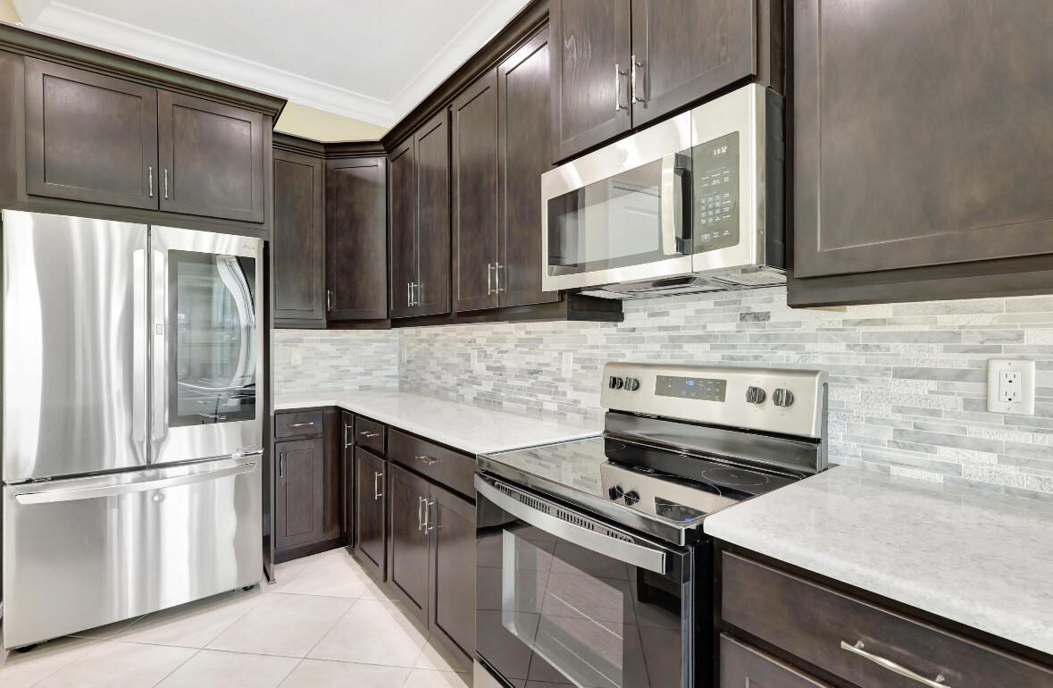 MEADOWS OF WESTLAKE - Residential Lease