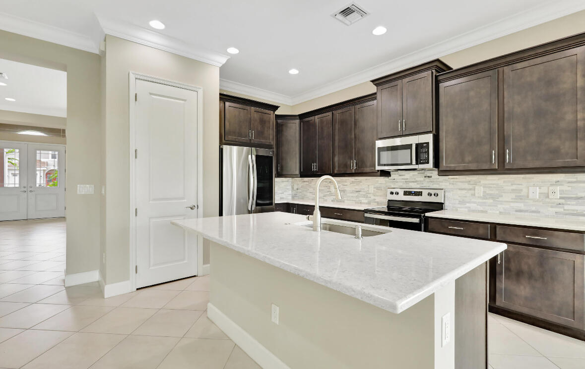 MEADOWS OF WESTLAKE - Residential Lease